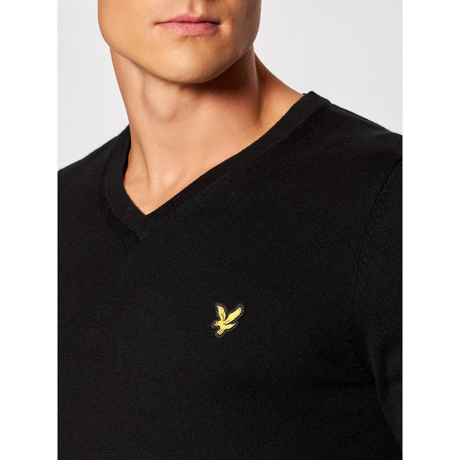 Lyle & Scott Sveter KN401VC Čierna Slim Fit - Pepit.sk