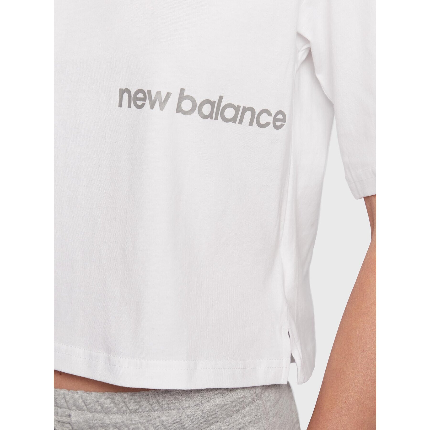 New Balance Tričko Essentials Graphic WT23513 Biela Relaxed Fit - Pepit.sk