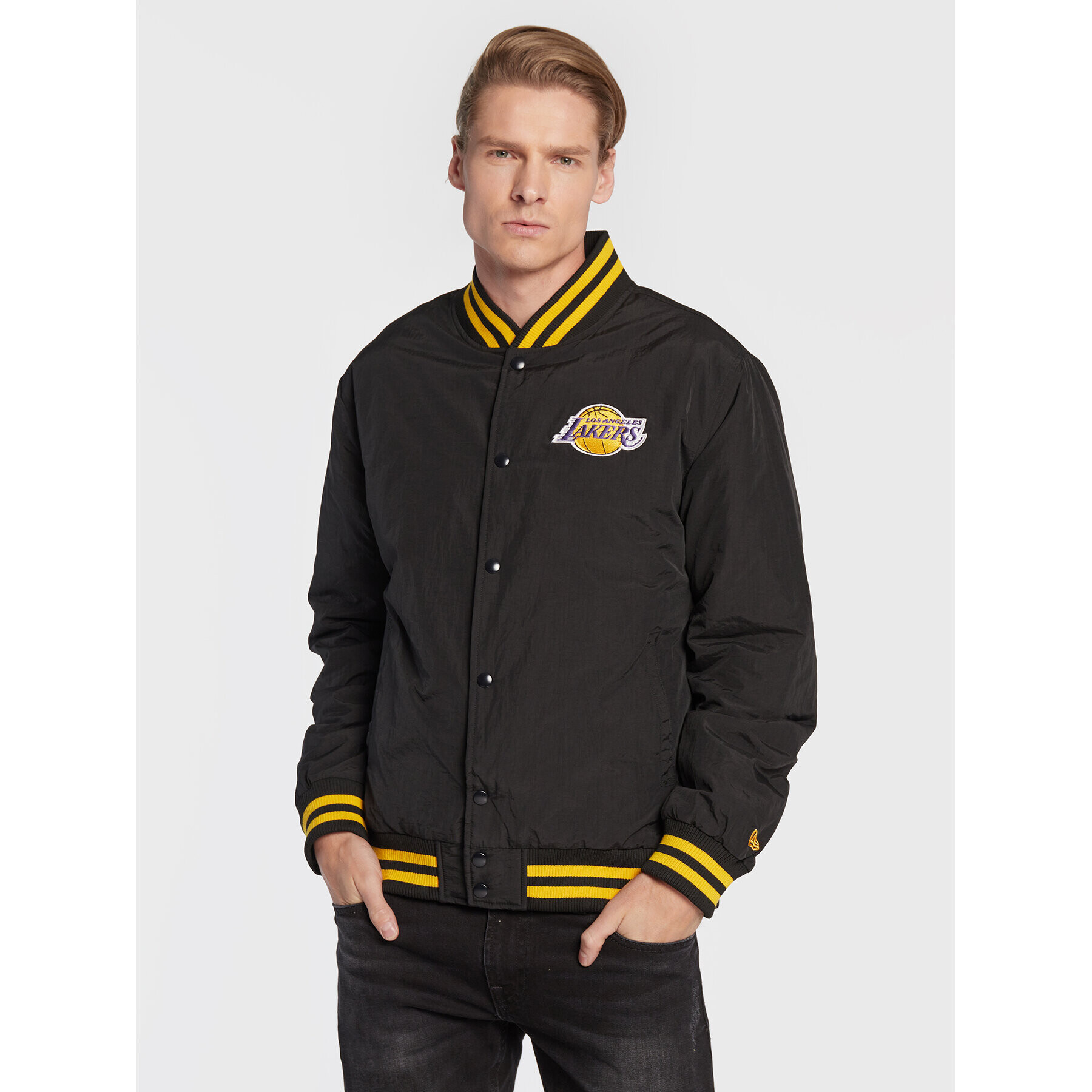 New Era Bundy bomber LA Lakers NBA Logo 60284782 Čierna Regular Fit - Pepit.sk