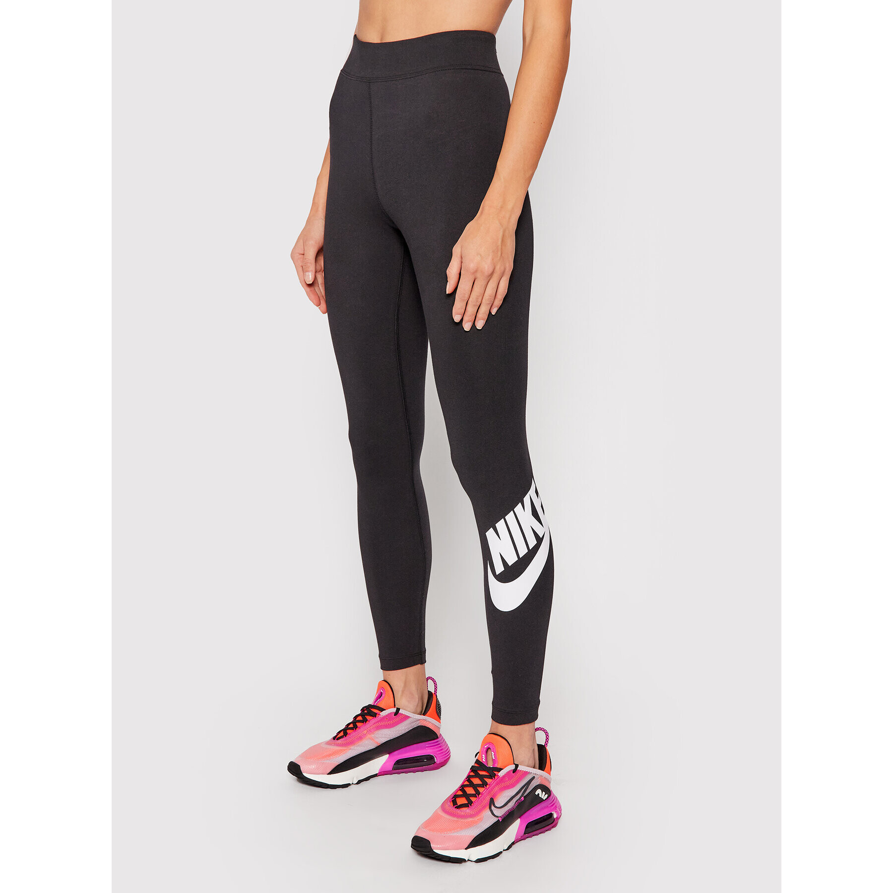 Nike Legíny Sportswear Essential CZ8528 Čierna Tight Fit - Pepit.sk