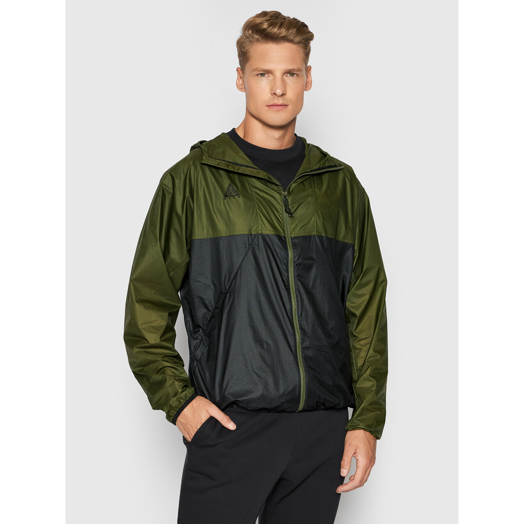 Nike Prechodná bunda ACG CK7238 Zelená Regular Fit - Pepit.sk