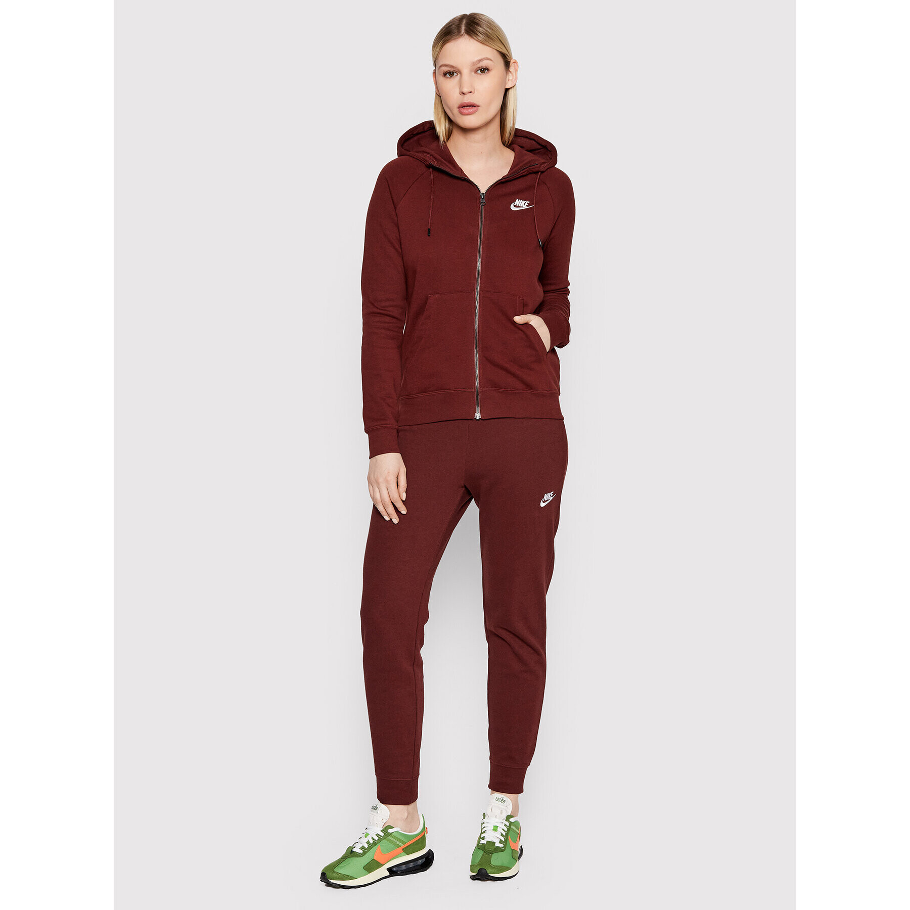 Nike Teplákové nohavice Essential BV4099 Bordová Slim Fit - Pepit.sk