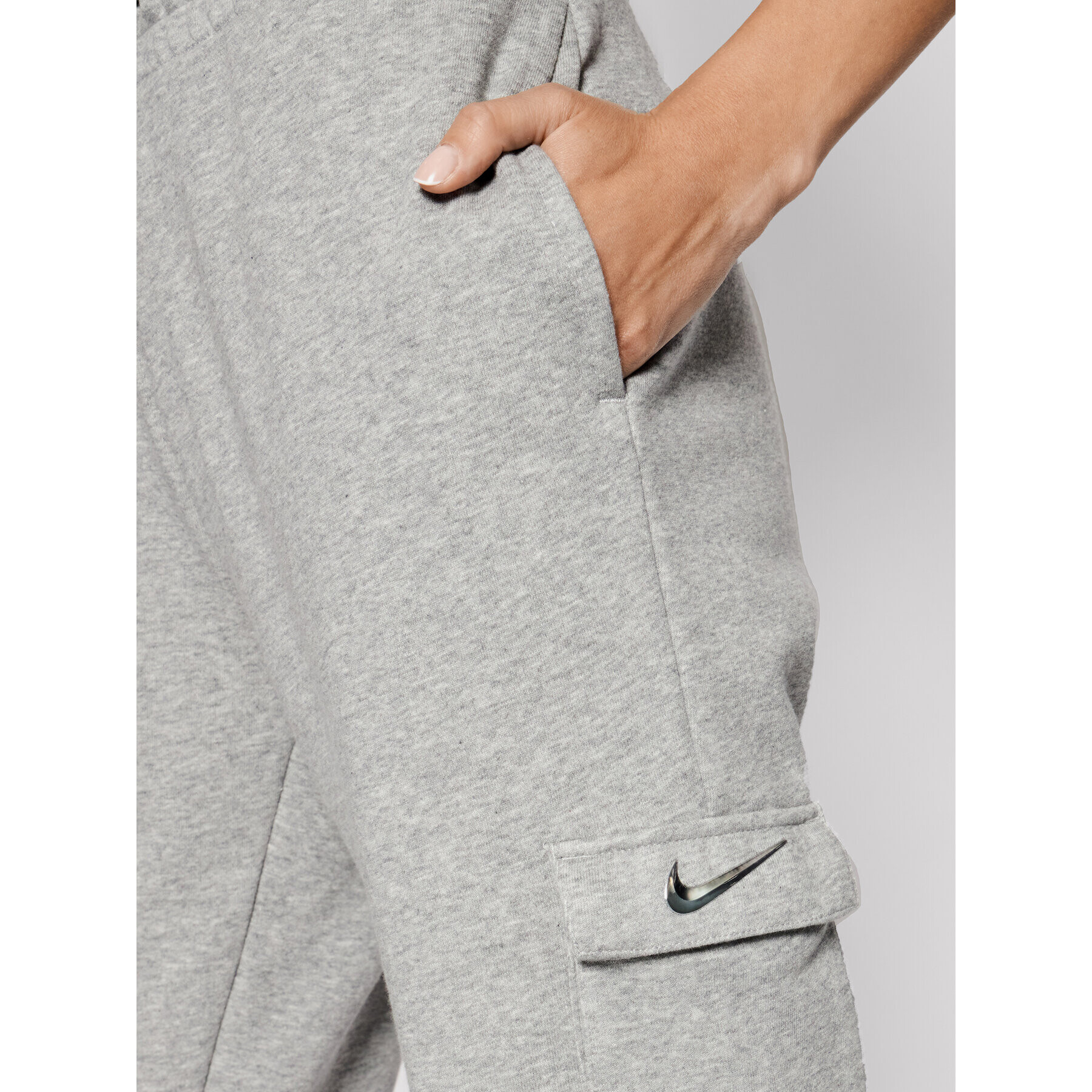 Nike Teplákové nohavice Sportswear Swoosh CZ8905 Sivá Standard Fit - Pepit.sk