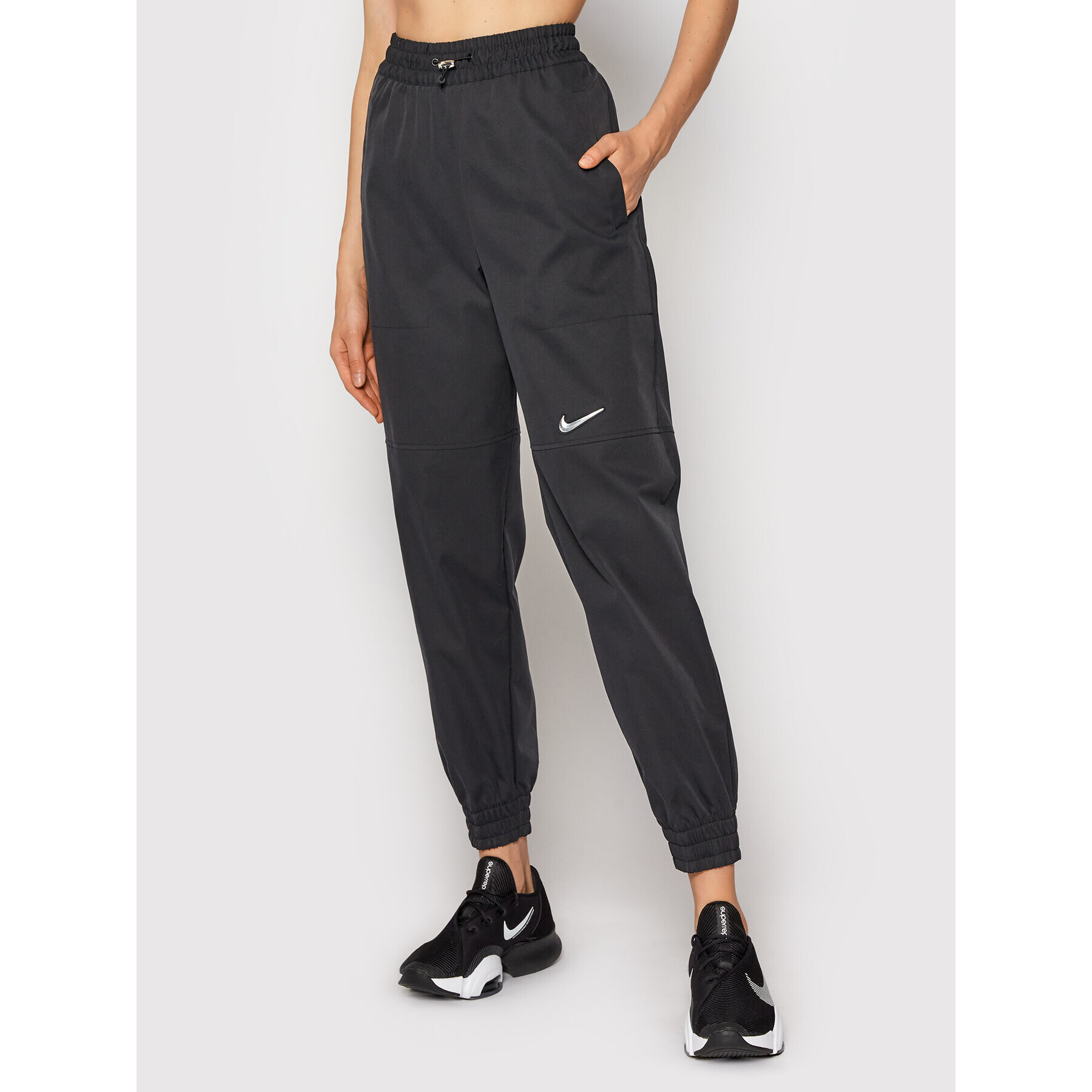 Nike Teplákové nohavice Sportswear Swoosh CZ8909 Čierna Standard Fit - Pepit.sk