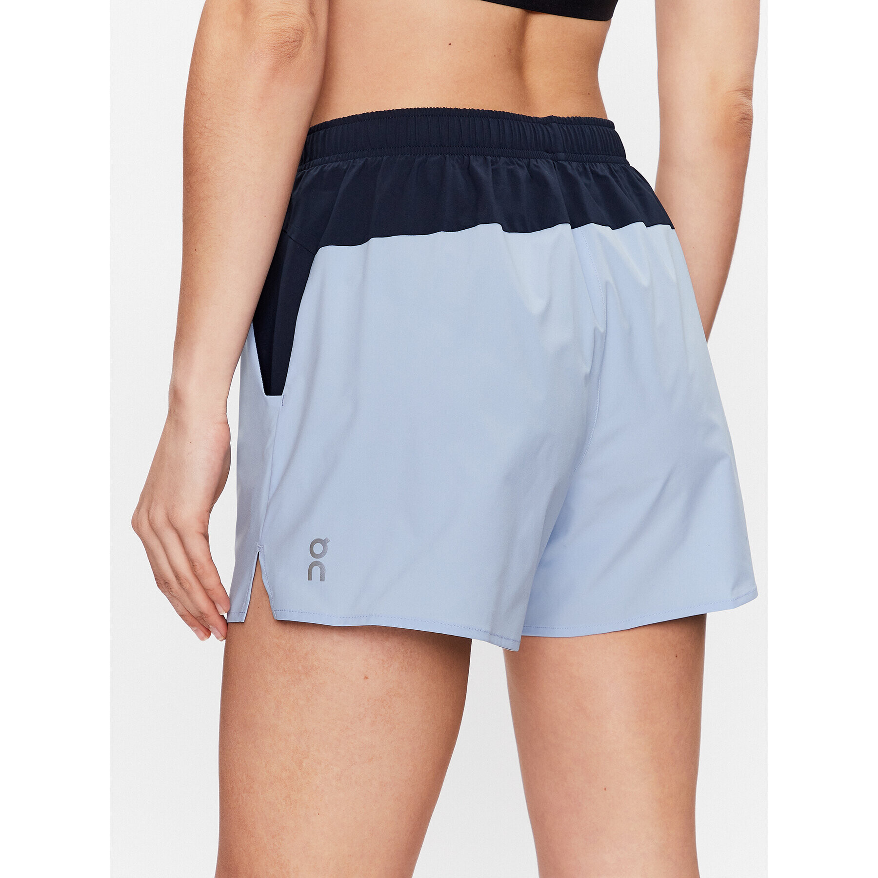 On Športové kraťasy Essential Shorts W 1WD10180897 Modrá Regular Fit - Pepit.sk