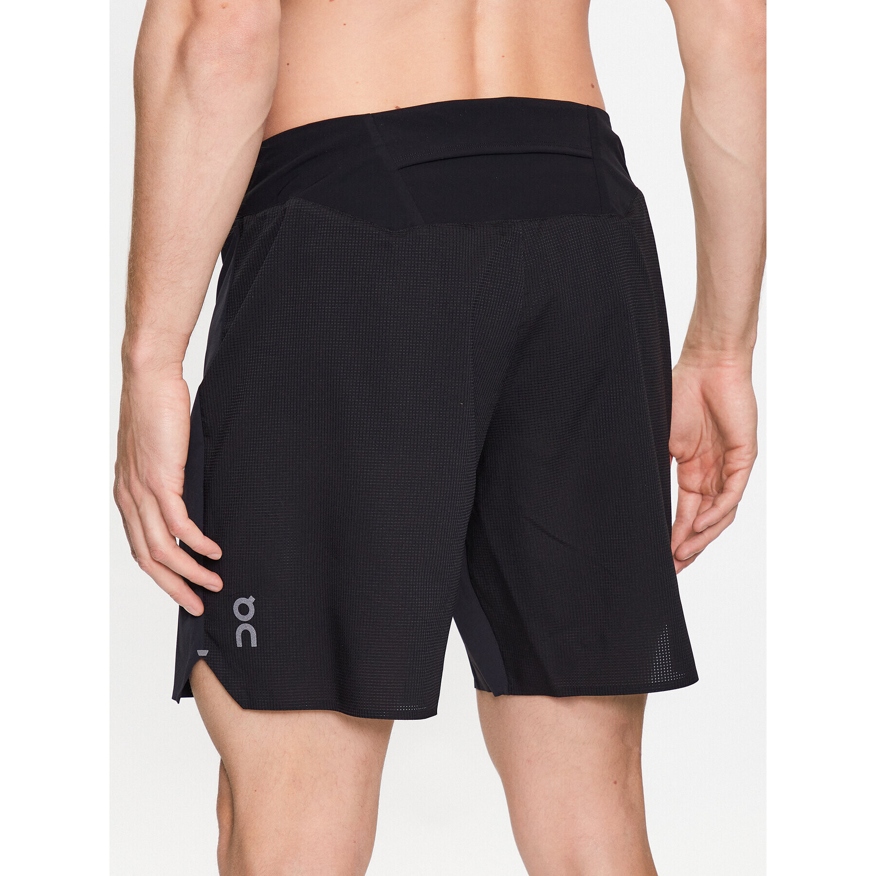 On Športové kraťasy Lightweight Shorts M 12500133 Čierna Athletic Fit - Pepit.sk