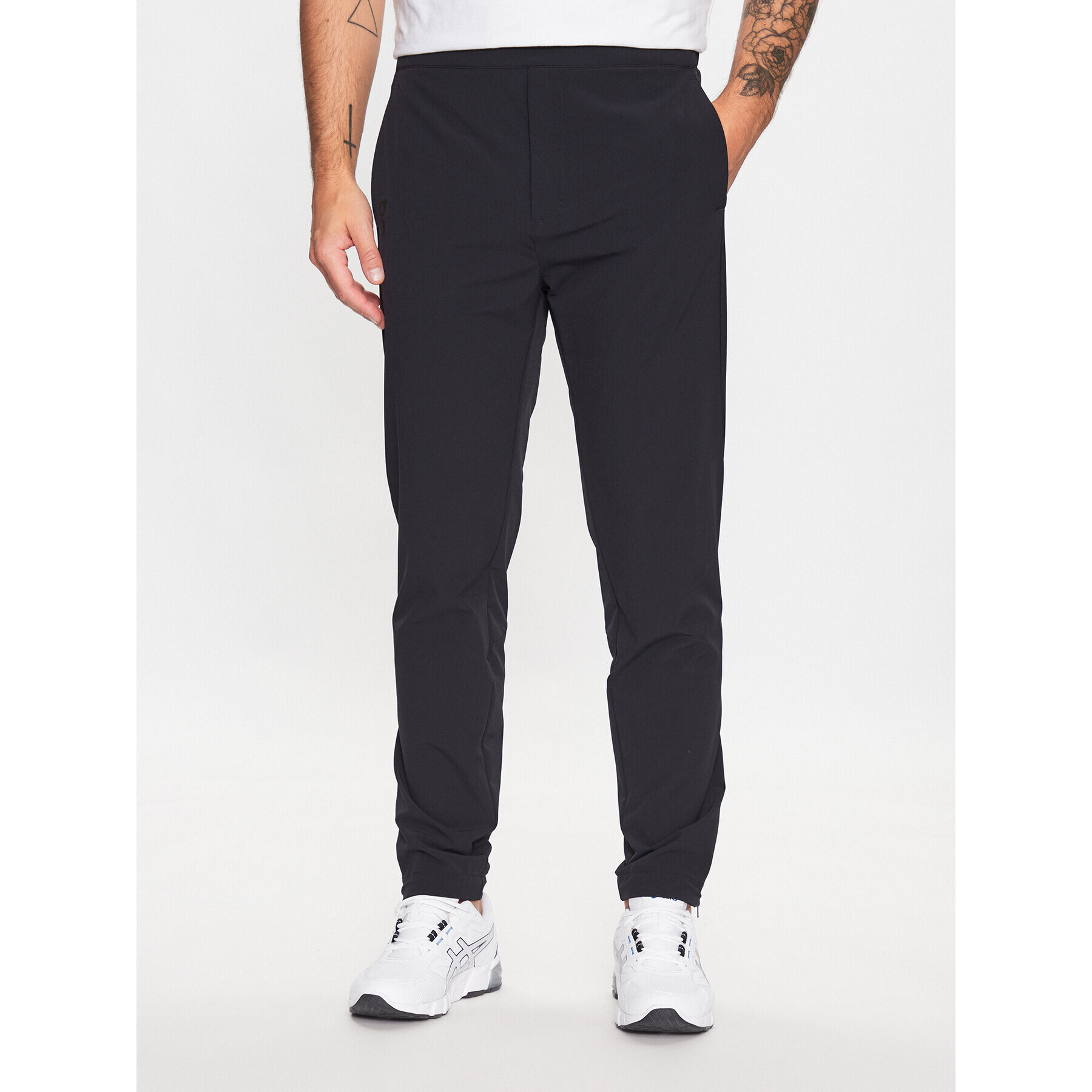 On Teplákové nohavice Active Pants M 13600086 Čierna Athletic Fit - Pepit.sk