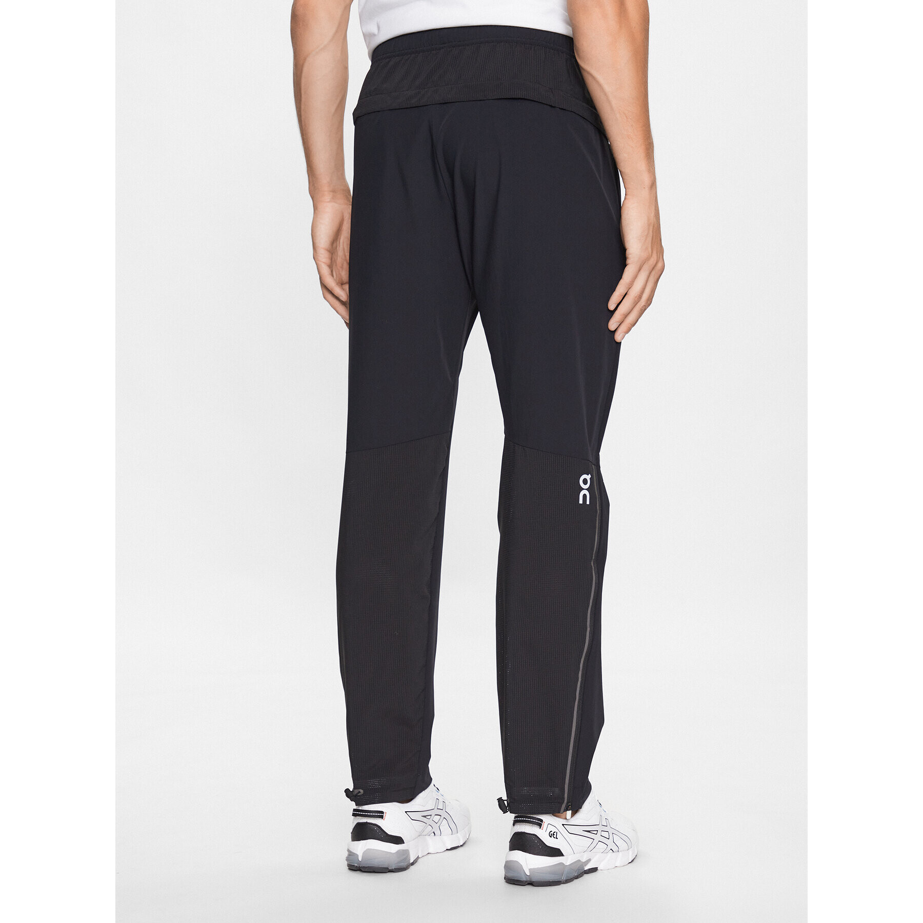 On Teplákové nohavice Track Pants M 16600335 Čierna Athletic Fit - Pepit.sk