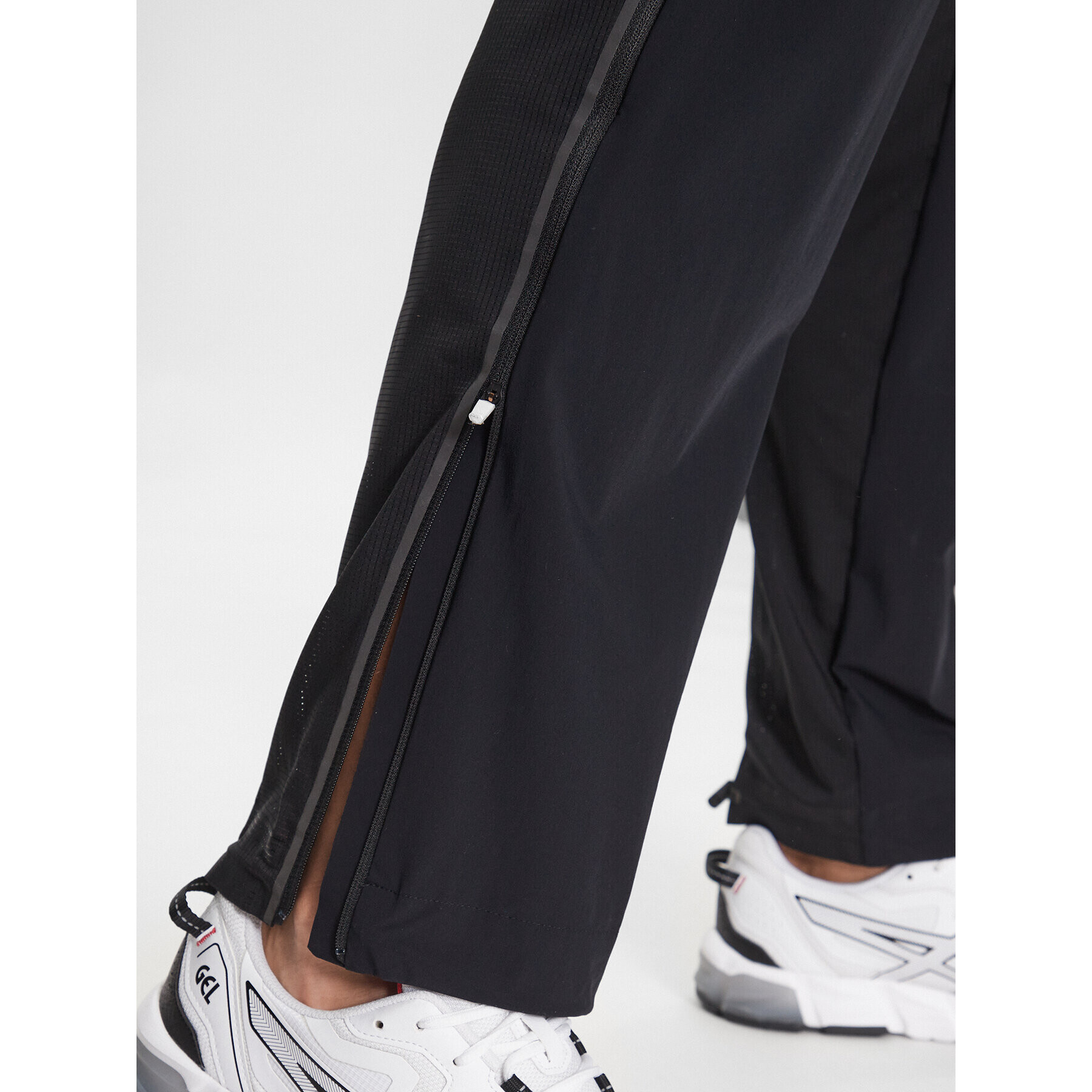 On Teplákové nohavice Track Pants M 16600335 Čierna Athletic Fit - Pepit.sk