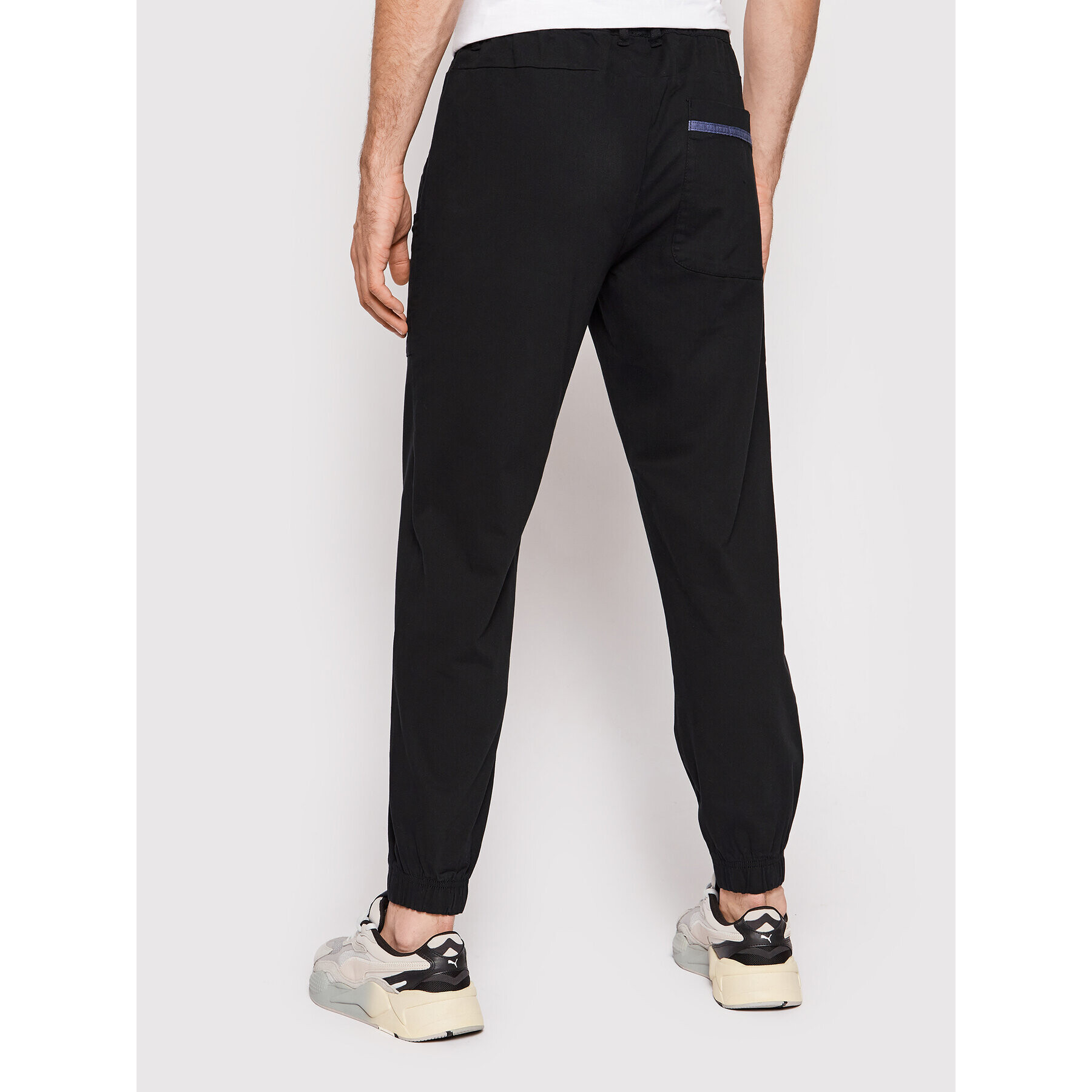 Outhorn Jogger nohavice SPMC601 Čierna Relaxed Fit - Pepit.sk