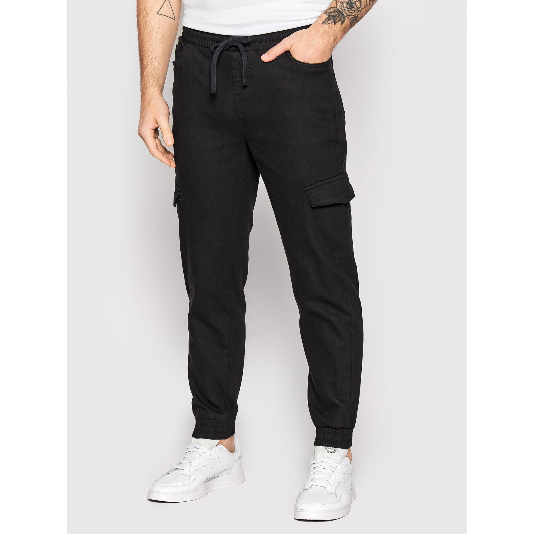 Outhorn Jogger nohavice SPMJ600 Čierna Relaxed Fit - Pepit.sk