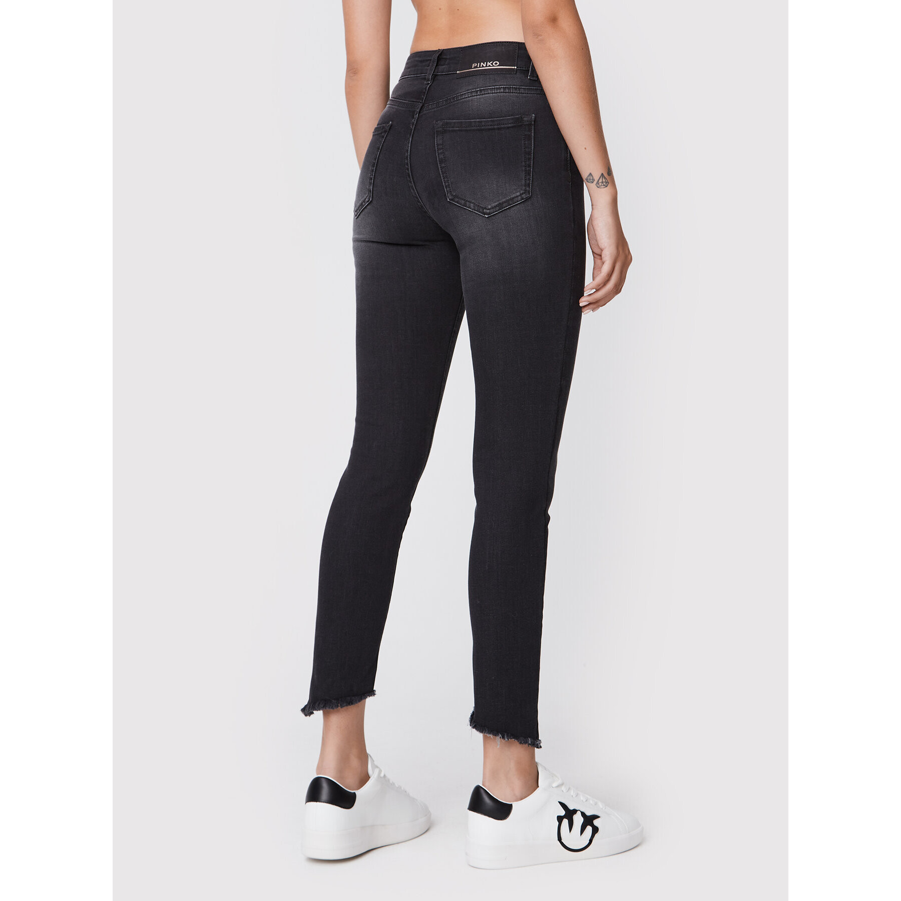 Pinko Džínsy Sabrina 1J10YQ Y78P Čierna Skinny Fit - Pepit.sk