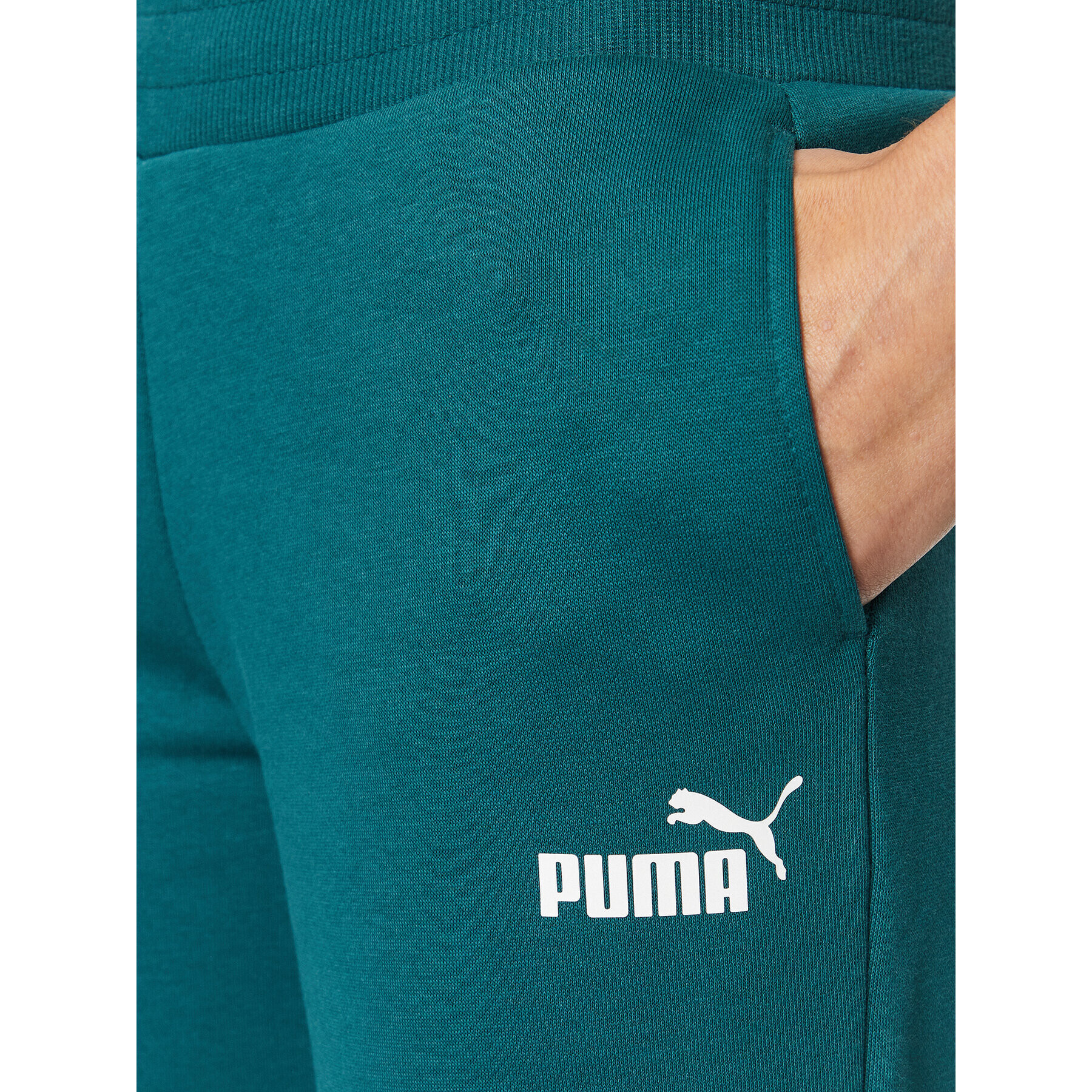 Puma Teplákové nohavice Ess+ 676093 Zelená Regular Fit - Pepit.sk