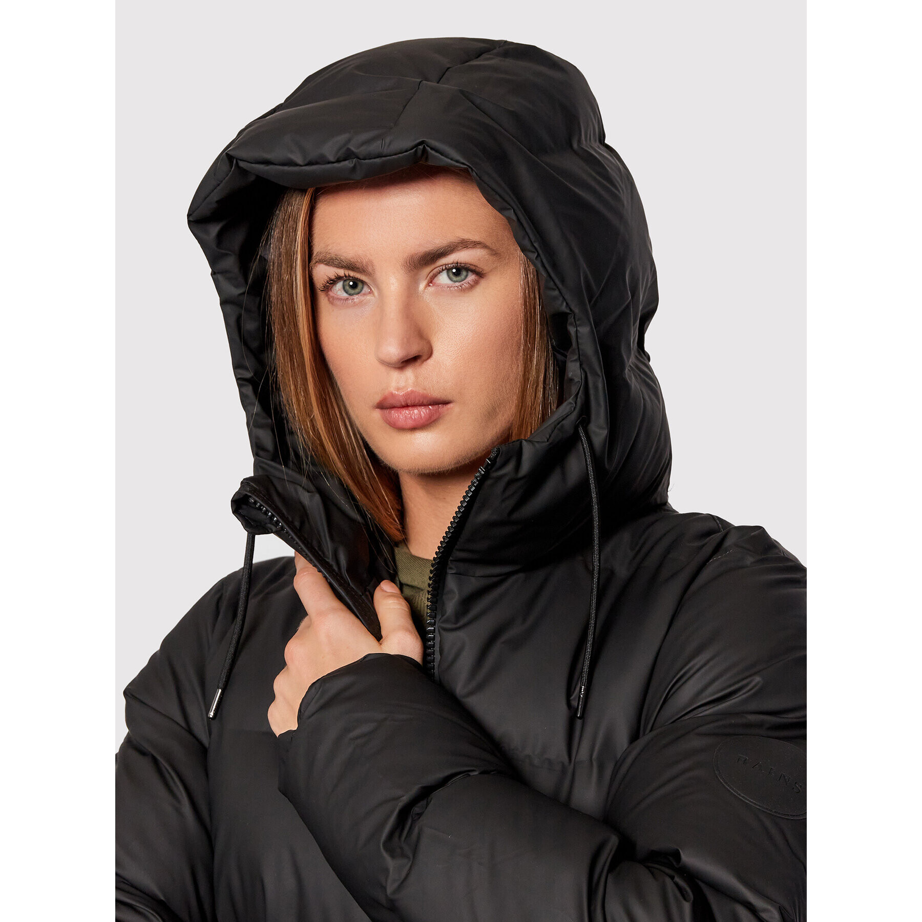 Rains Vatovaná bunda Unisex 1537 Čierna Regular Fit - Pepit.sk