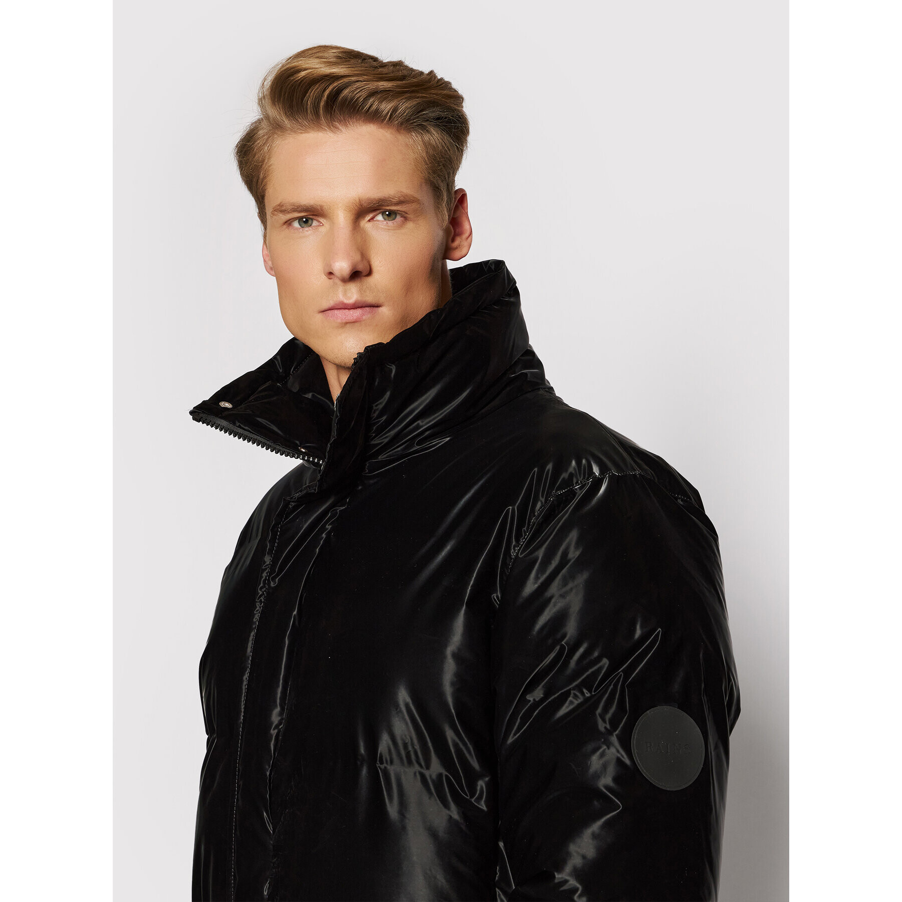 Rains Vatovaná bunda Unisex Puffer 1536 Čierna Regular Fit - Pepit.sk