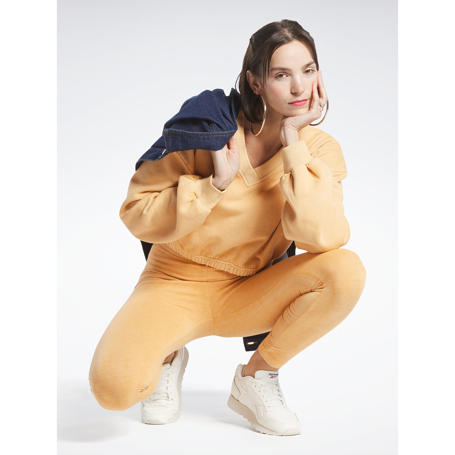 Reebok Mikina Classics Natural Dye Sweatshirt HS4739 Oranžová Cropped Fit - Pepit.sk