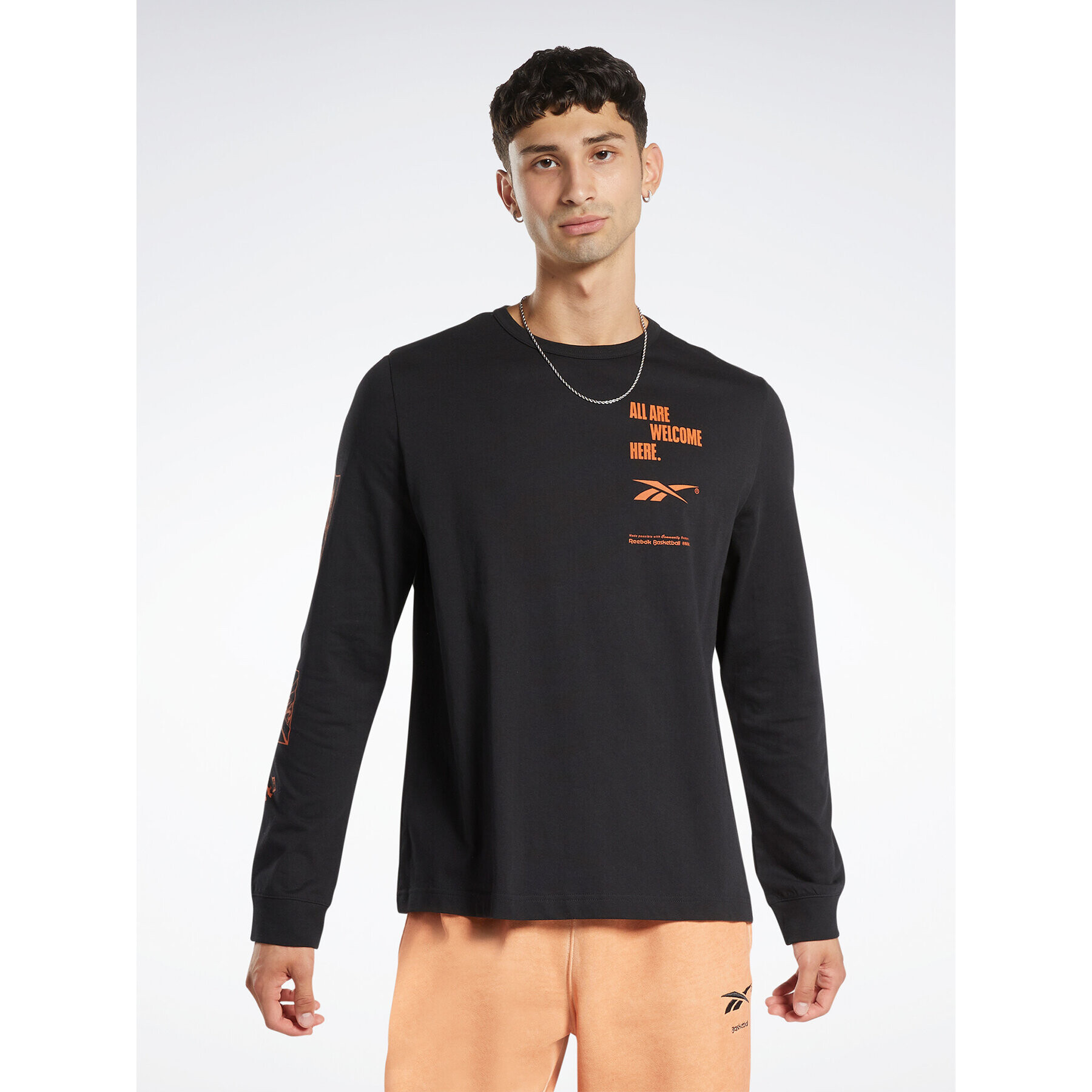 Reebok S dlhými rukávmi Basketball All Are Welcome Here T-Shirt HM6240 Čierna Relaxed Fit - Pepit.sk