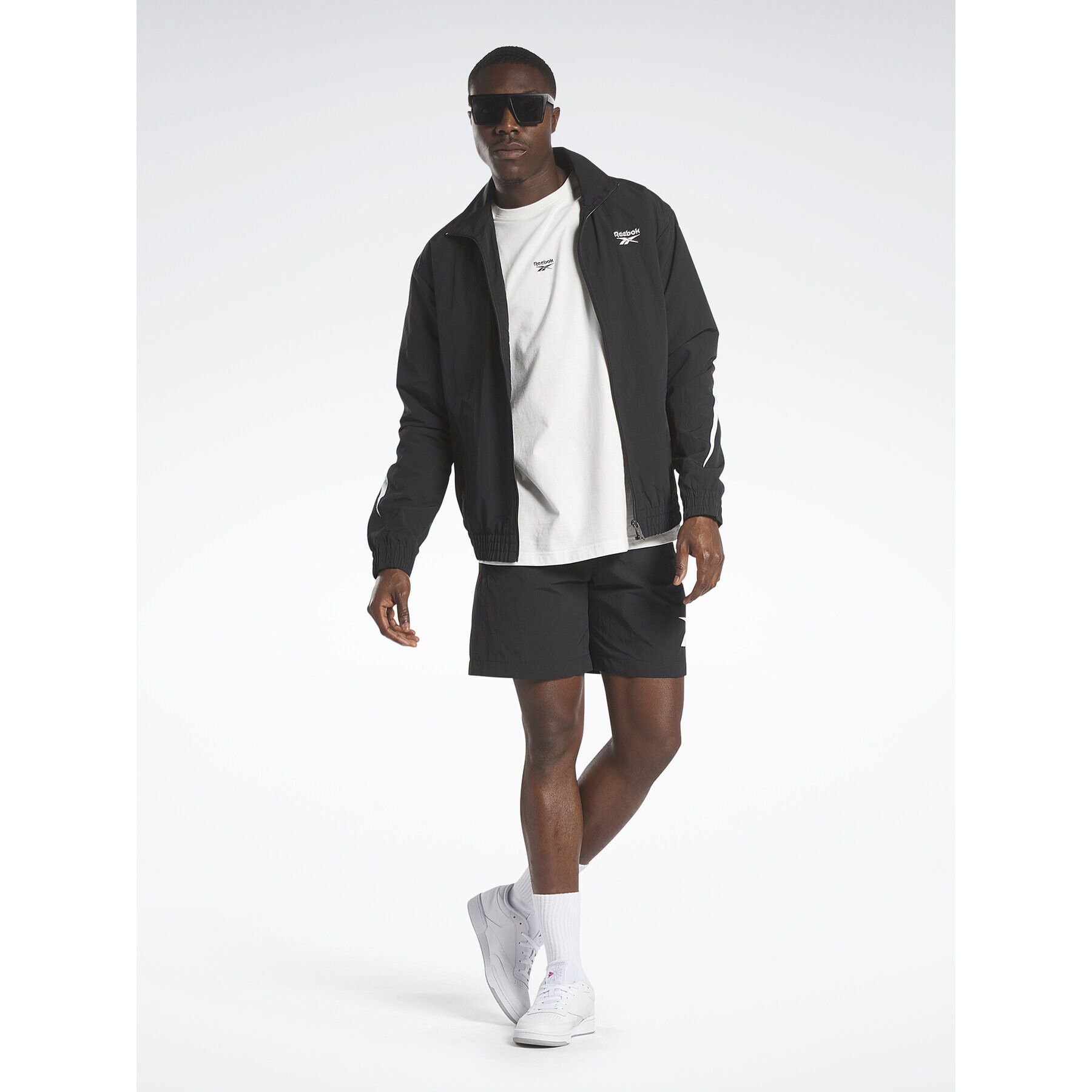 Reebok Športové kraťasy Classics Vector Woven Shorts IA2516 Čierna - Pepit.sk