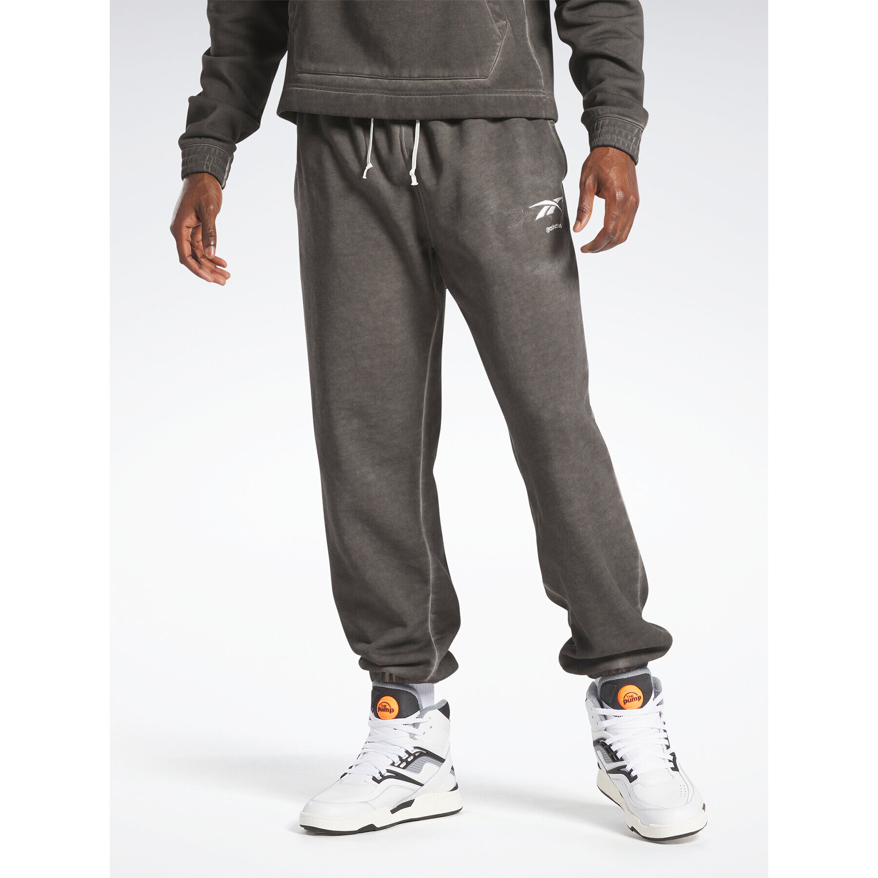 Reebok Teplákové nohavice Basketball Court Top Bi-Dye Fleece Joggers IA2417 Čierna Regular Fit - Pepit.sk