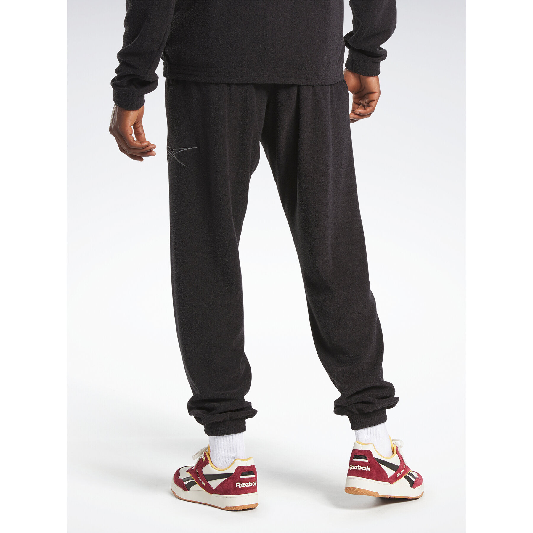 Reebok Teplákové nohavice Basketball Court Top Joggers IA2426 Čierna Regular Fit - Pepit.sk