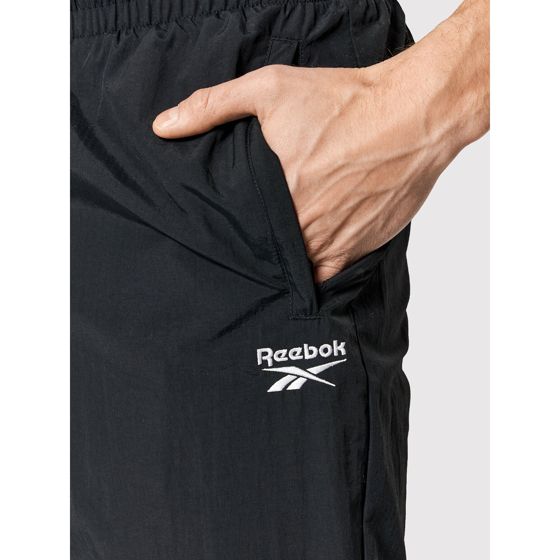 Reebok Teplákové nohavice Classics Vector HB5968 Čierna Slim Fit - Pepit.sk