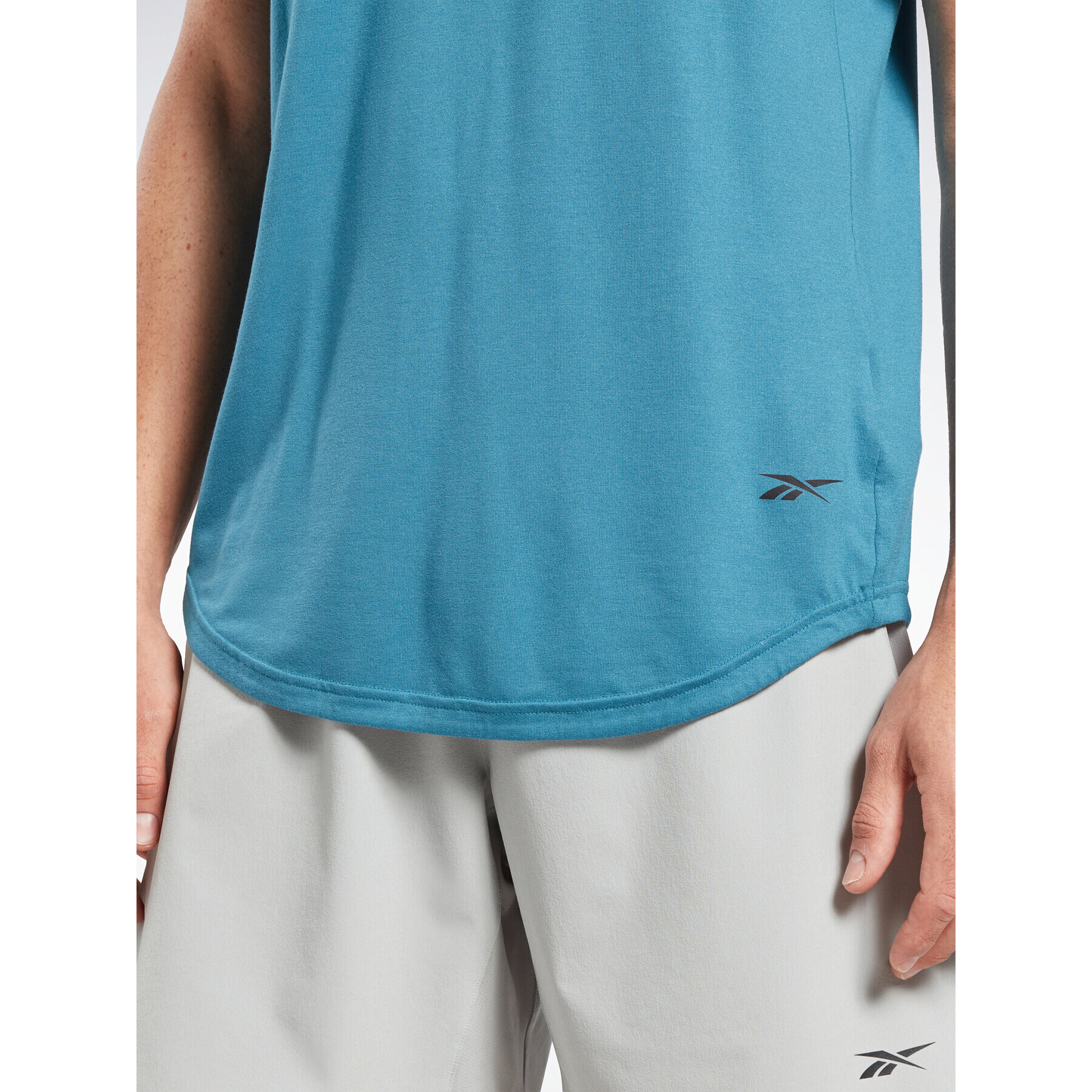 Reebok Tričko ACTIVCHILL+DREAMBLEND T-Shirt HR6167 Modrá Regular Fit - Pepit.sk