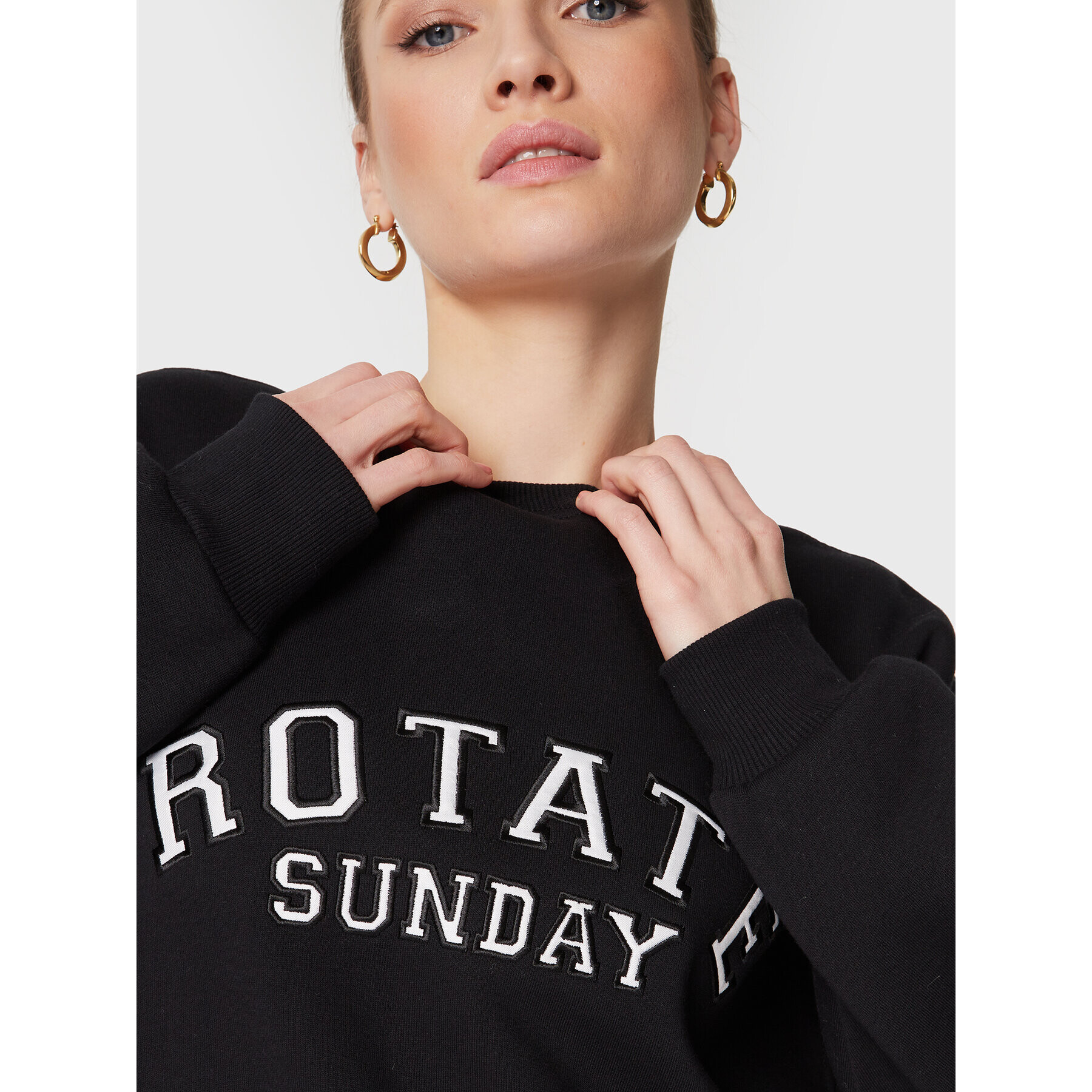 ROTATE Mikina Iris Crewneck RT2032 Čierna Oversize - Pepit.sk