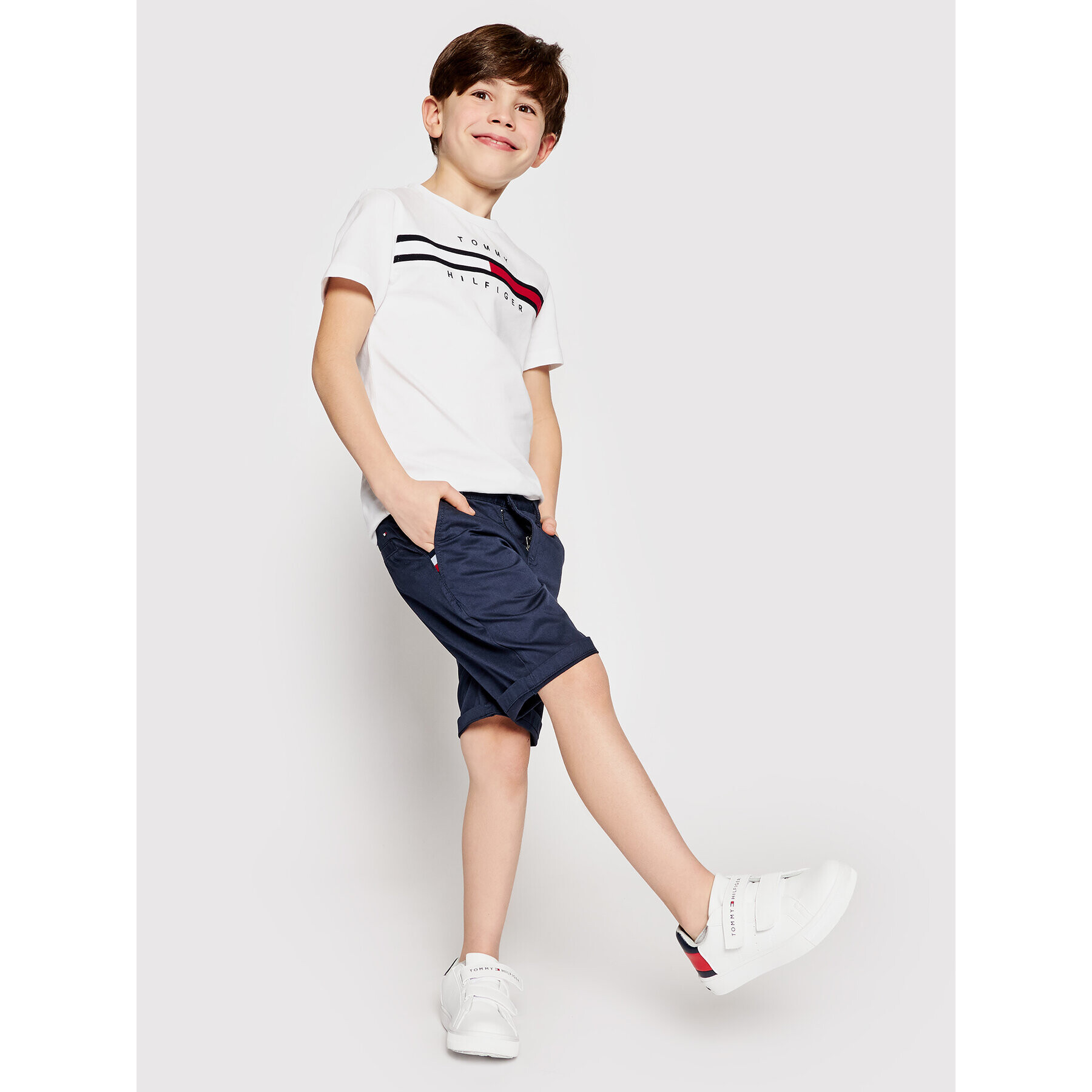 Tommy Hilfiger Bavlnené šortky Essential Chino KB0KB06322 D Tmavomodrá Slim Fit - Pepit.sk