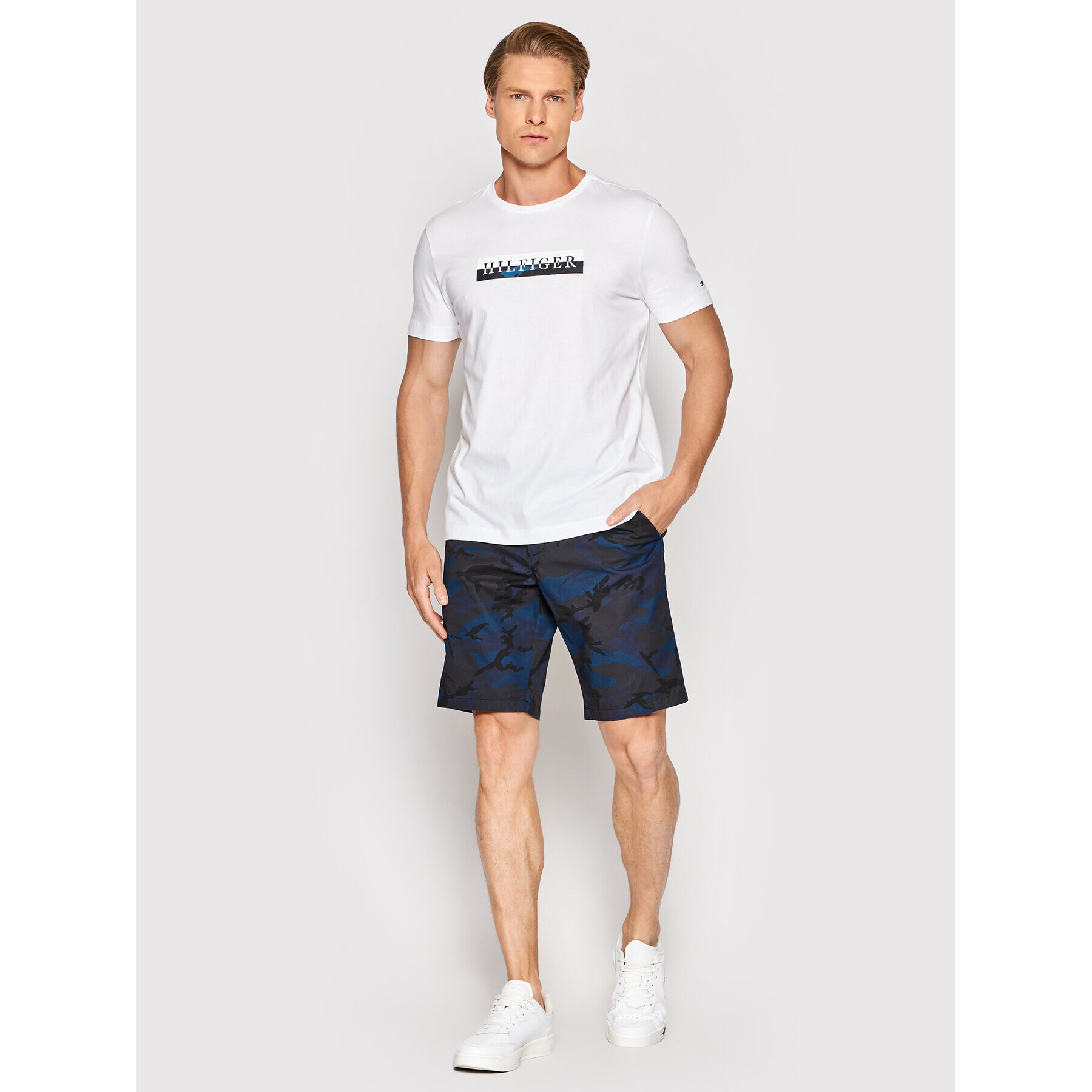 Tommy Hilfiger Bavlnené šortky Harlem Modern Chino Printed MW0MW23714 Tmavomodrá Relaxed Fit - Pepit.sk