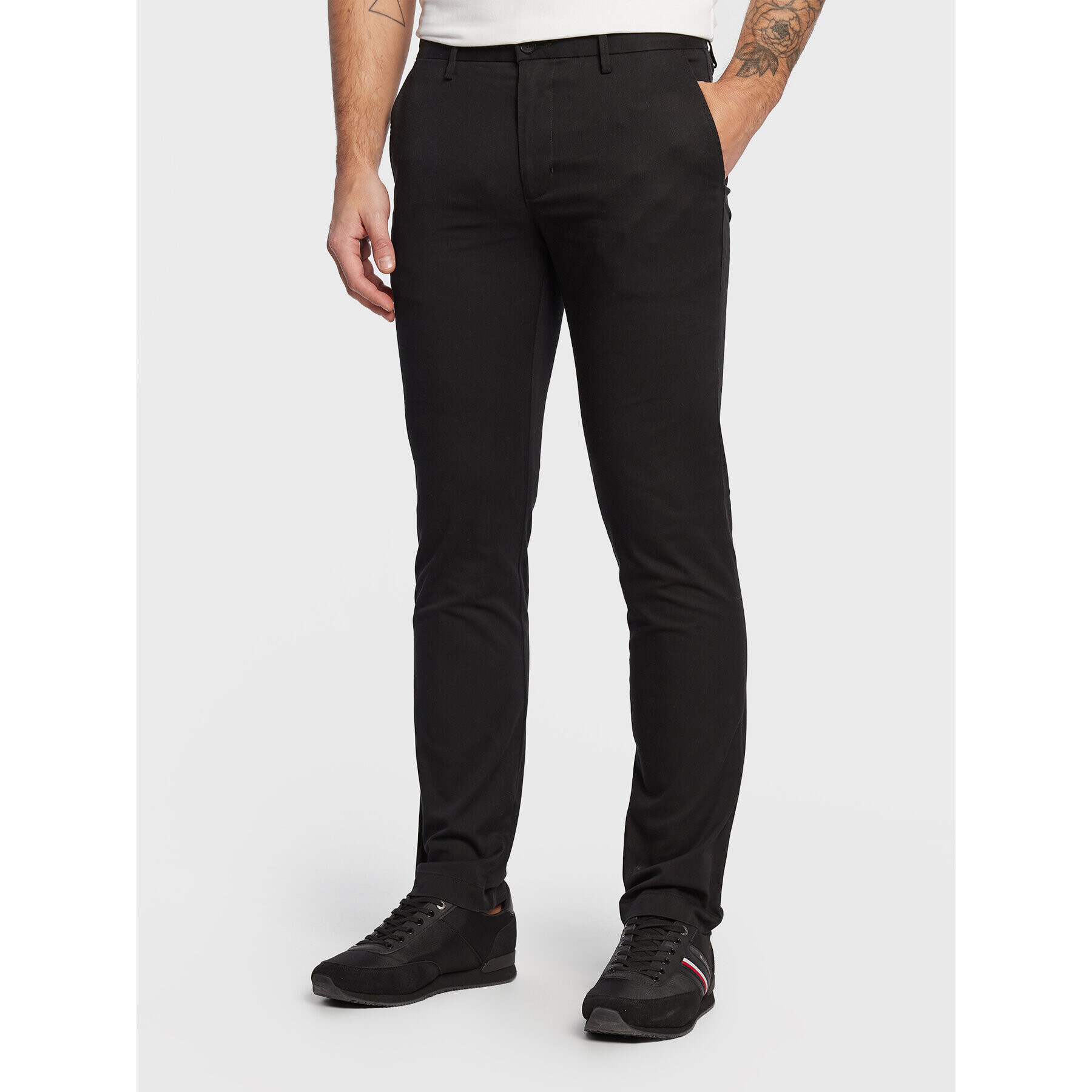 Tommy Hilfiger Chino nohavice Bleecker MW0MW26619 Čierna Slim Fit - Pepit.sk