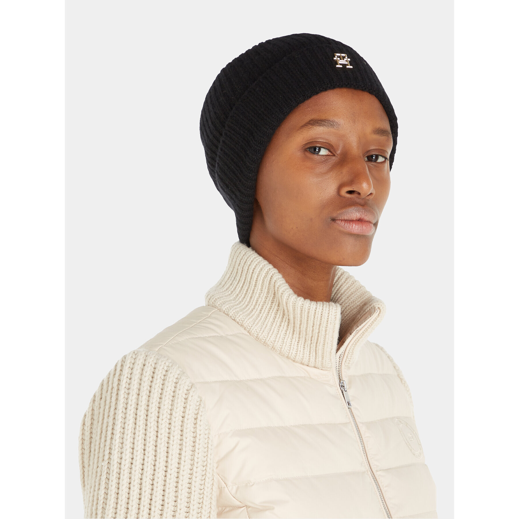 Tommy Hilfiger Čiapka Cashmere Chic Beanie AW0AW15321 Čierna - Pepit.sk