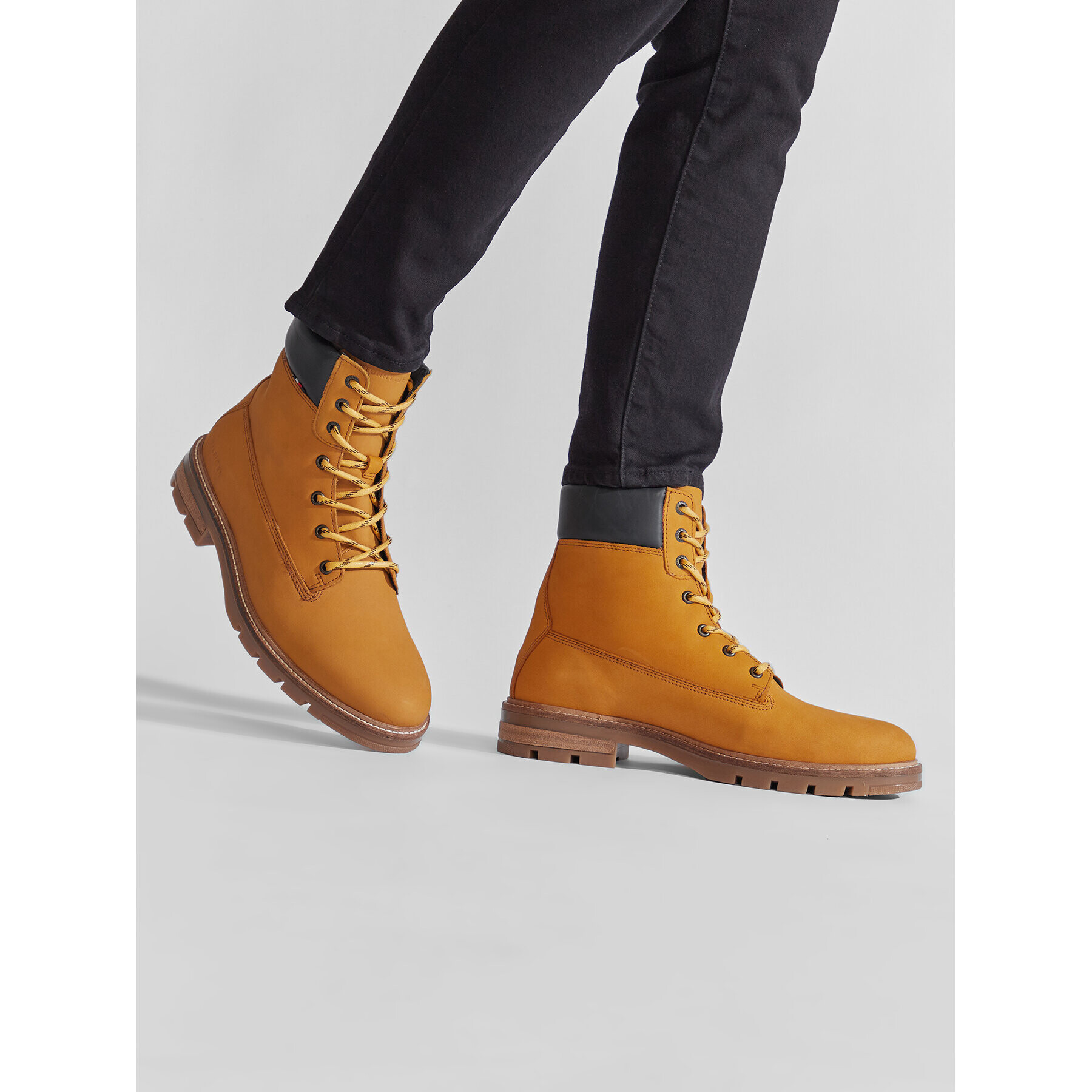 Tommy Hilfiger Čižmy Padded Nubuck Boot FM0FM04205 Hnedá - Pepit.sk