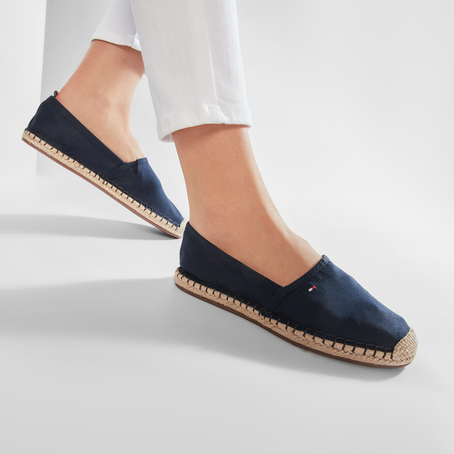 Tommy Hilfiger Espadrilky Basic Tommy Flat Espadrille FW0FW04827 Tmavomodrá - Pepit.sk