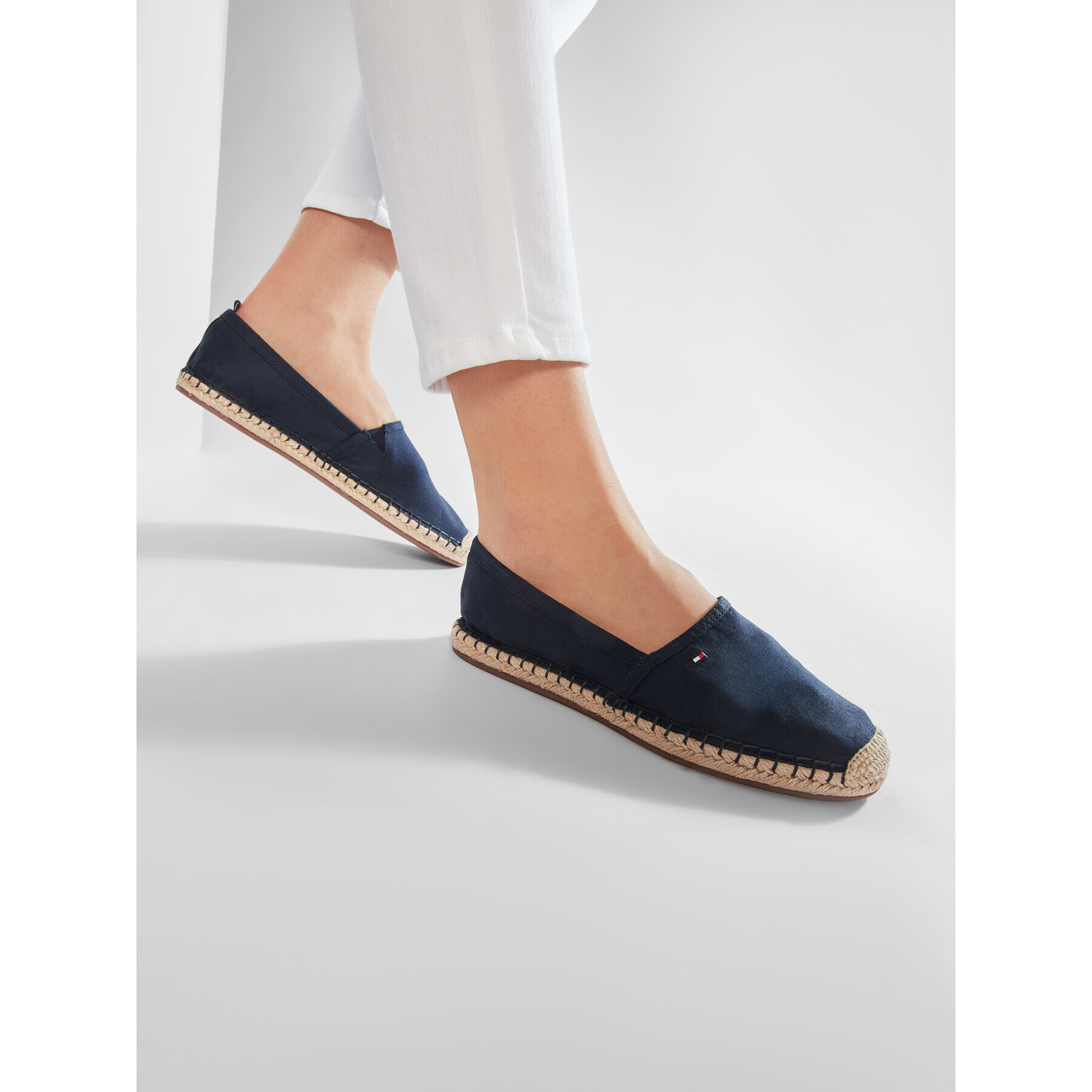 Tommy Hilfiger Espadrilky Basic Tommy Flat Espadrille FW0FW04827 Tmavomodrá - Pepit.sk