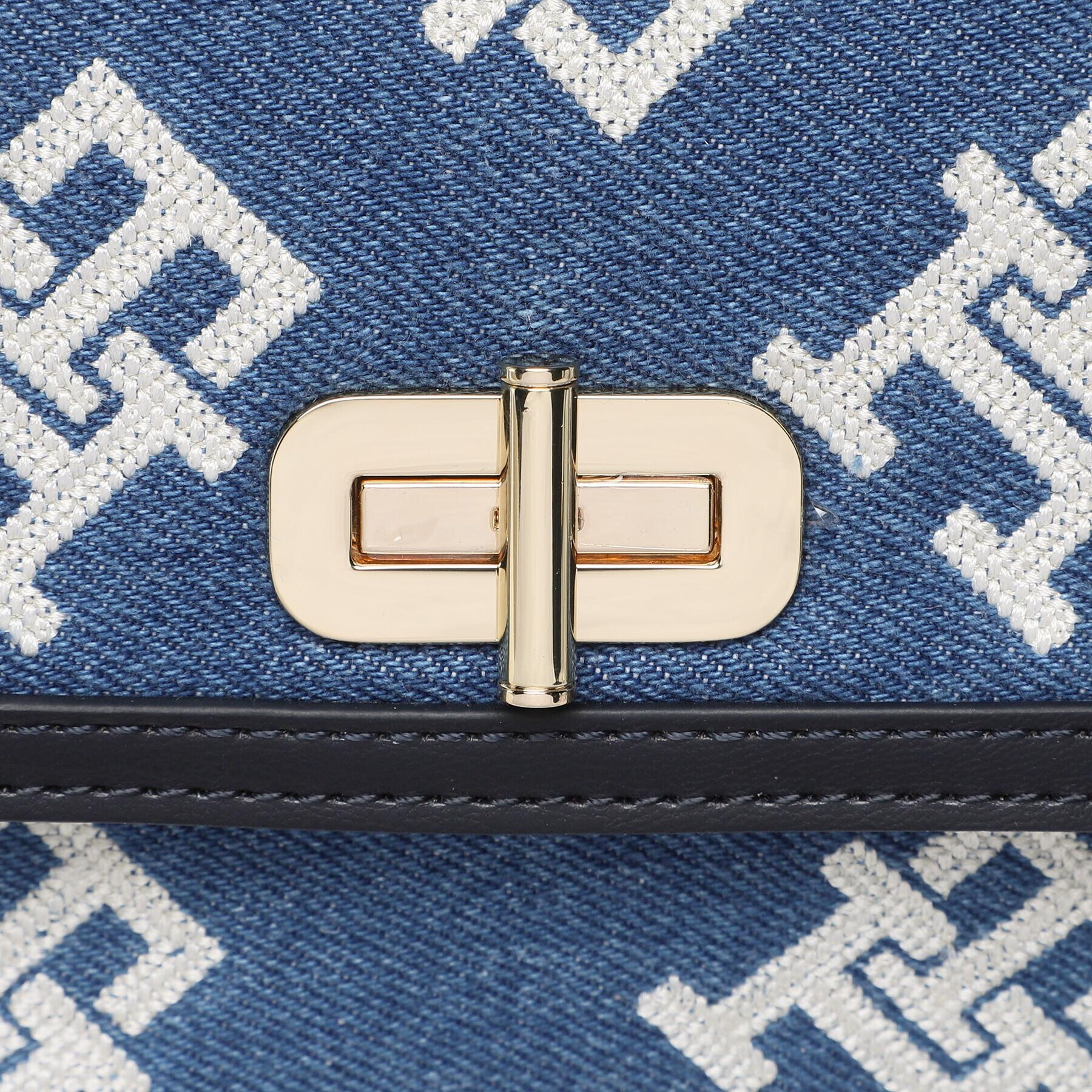 Tommy Hilfiger Kabelka Monogram Turnlock AW0AW14581 Modrá - Pepit.sk