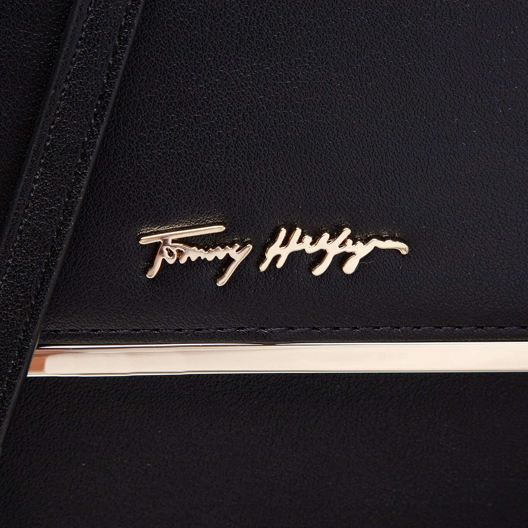 Tommy Hilfiger Kabelka Tommy Modern Phone Bag HAW0AW10097 Čierna - Pepit.sk