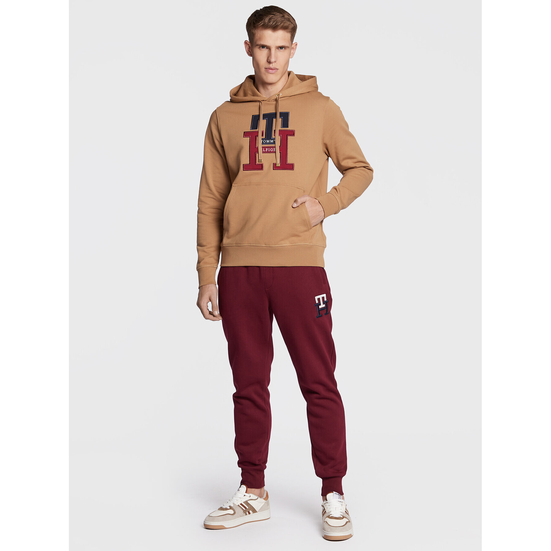 Tommy Hilfiger Mikina Lux Monogram MW0MW28187 Hnedá Regular Fit - Pepit.sk