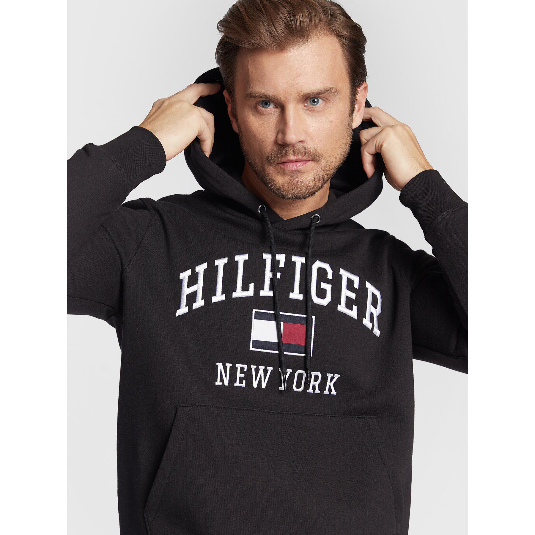 Tommy Hilfiger Mikina Modern Varsity MW0MW28173 Čierna Regular Fit - Pepit.sk