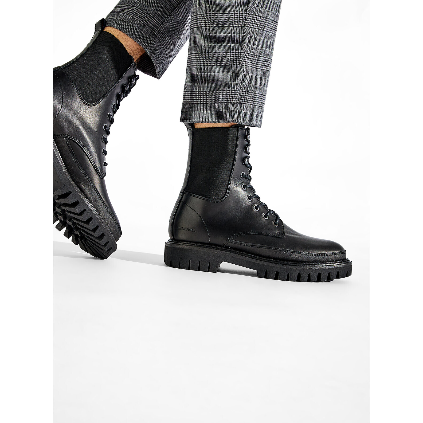 Tommy Hilfiger Outdoorová obuv Premium Casual Chunky Lth Boot FM0FM04187 Čierna - Pepit.sk