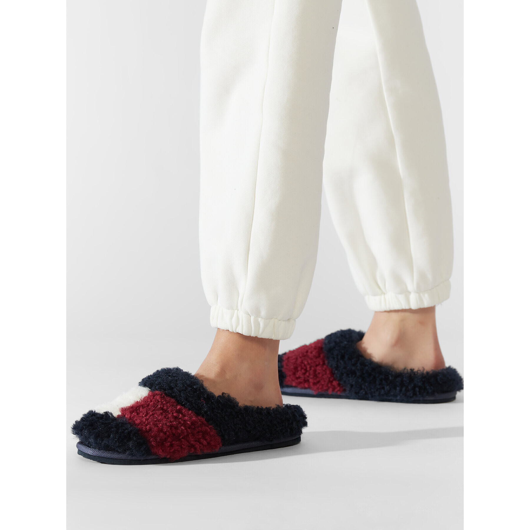 Tommy Hilfiger Papuče Th Home Slipper Sherpa Fur FW0FW06577 Tmavomodrá - Pepit.sk