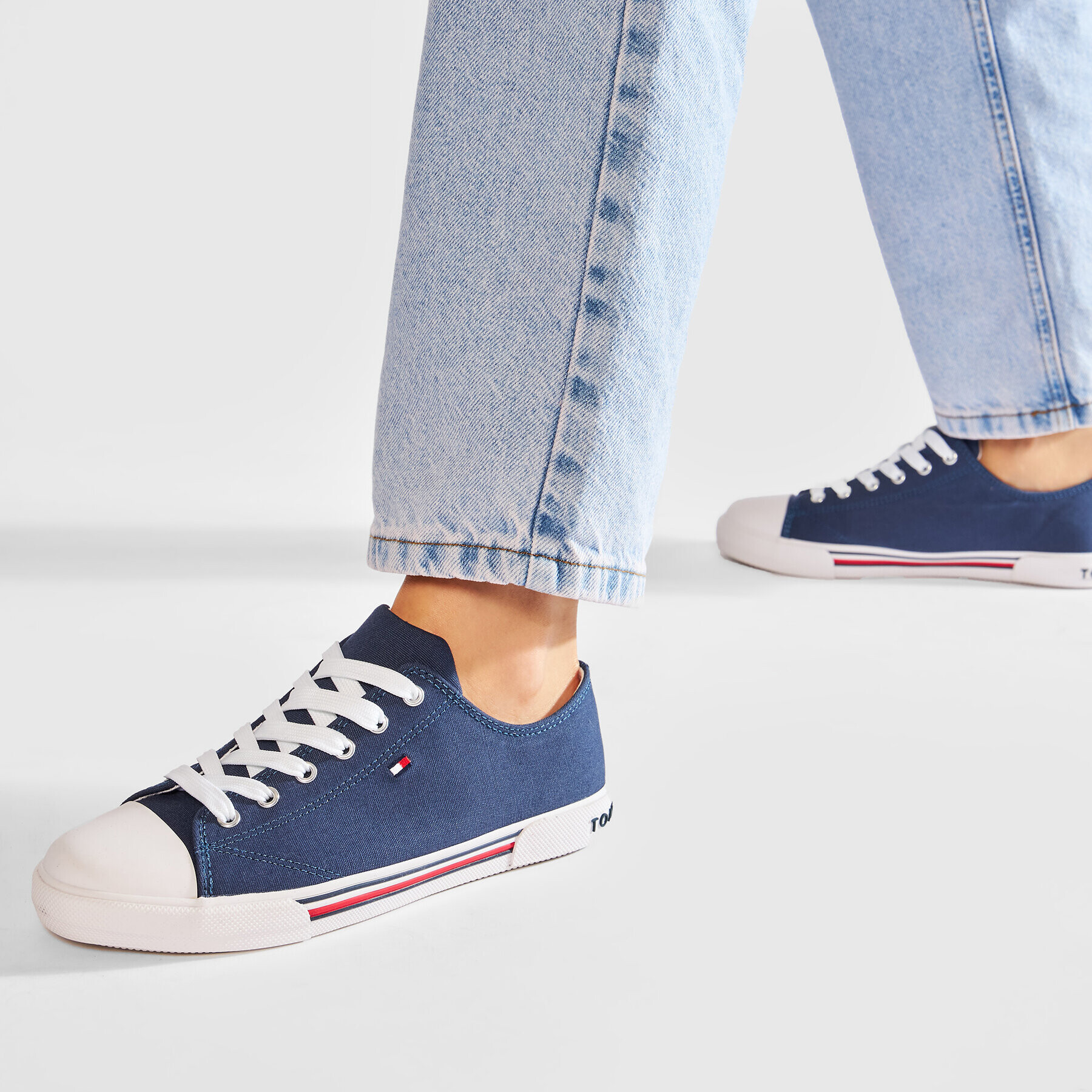 Tommy Hilfiger Plátenky Low Cut Lace-Up Sneaker T3X4-30692-0890 S Tmavomodrá - Pepit.sk