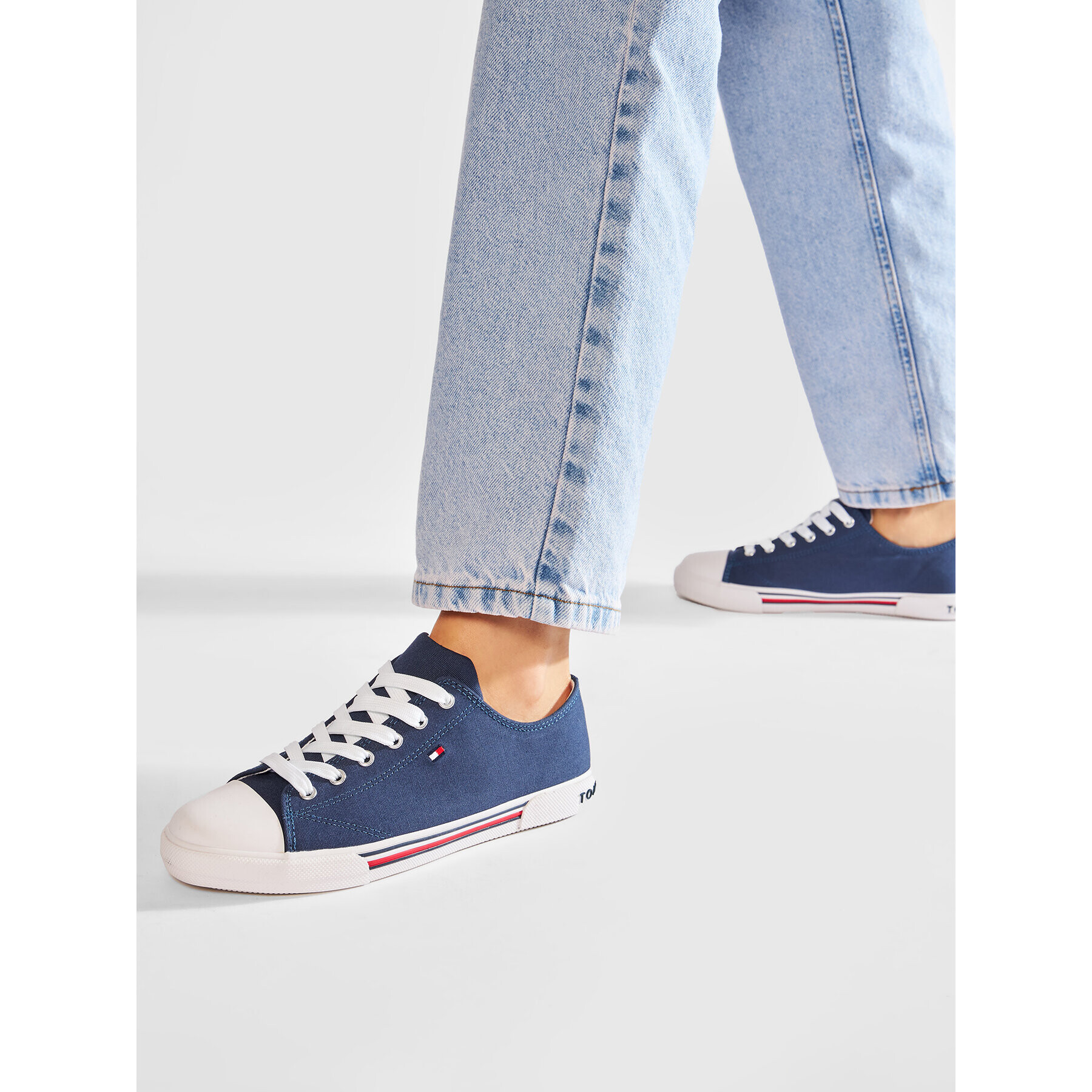 Tommy Hilfiger Plátenky Low Cut Lace-Up Sneaker T3X4-30692-0890 S Tmavomodrá - Pepit.sk