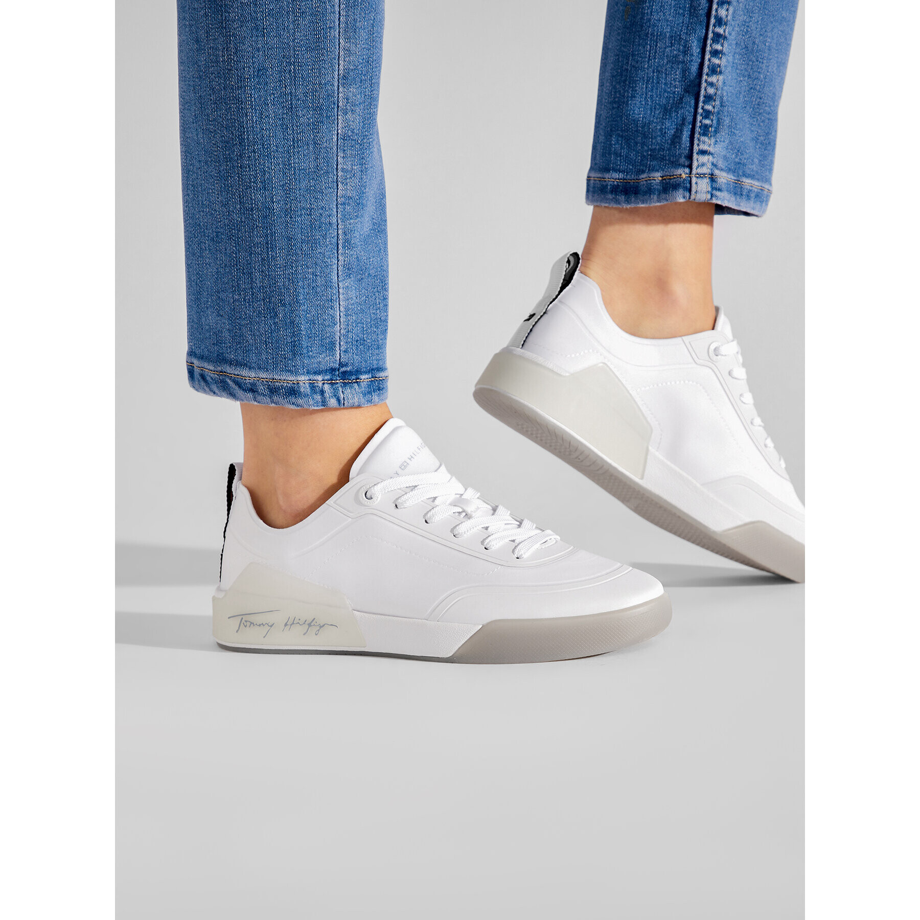 Tommy Hilfiger Sneakersy Elevated Feminine Sneaker FW0FW06325 Biela - Pepit.sk