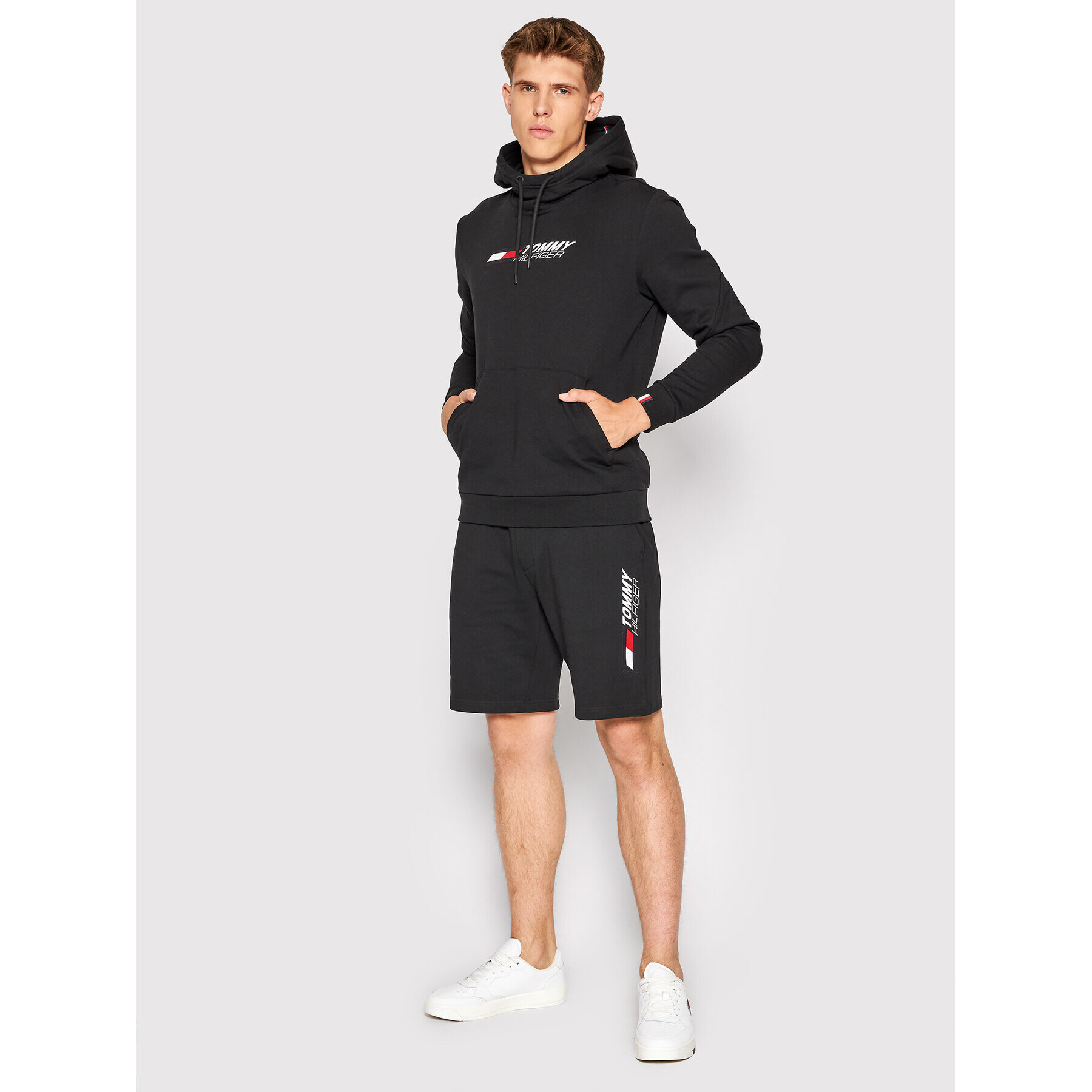 Tommy Hilfiger Športové kraťasy Essentials MW0MW22741 Čierna Relaxed Fit - Pepit.sk