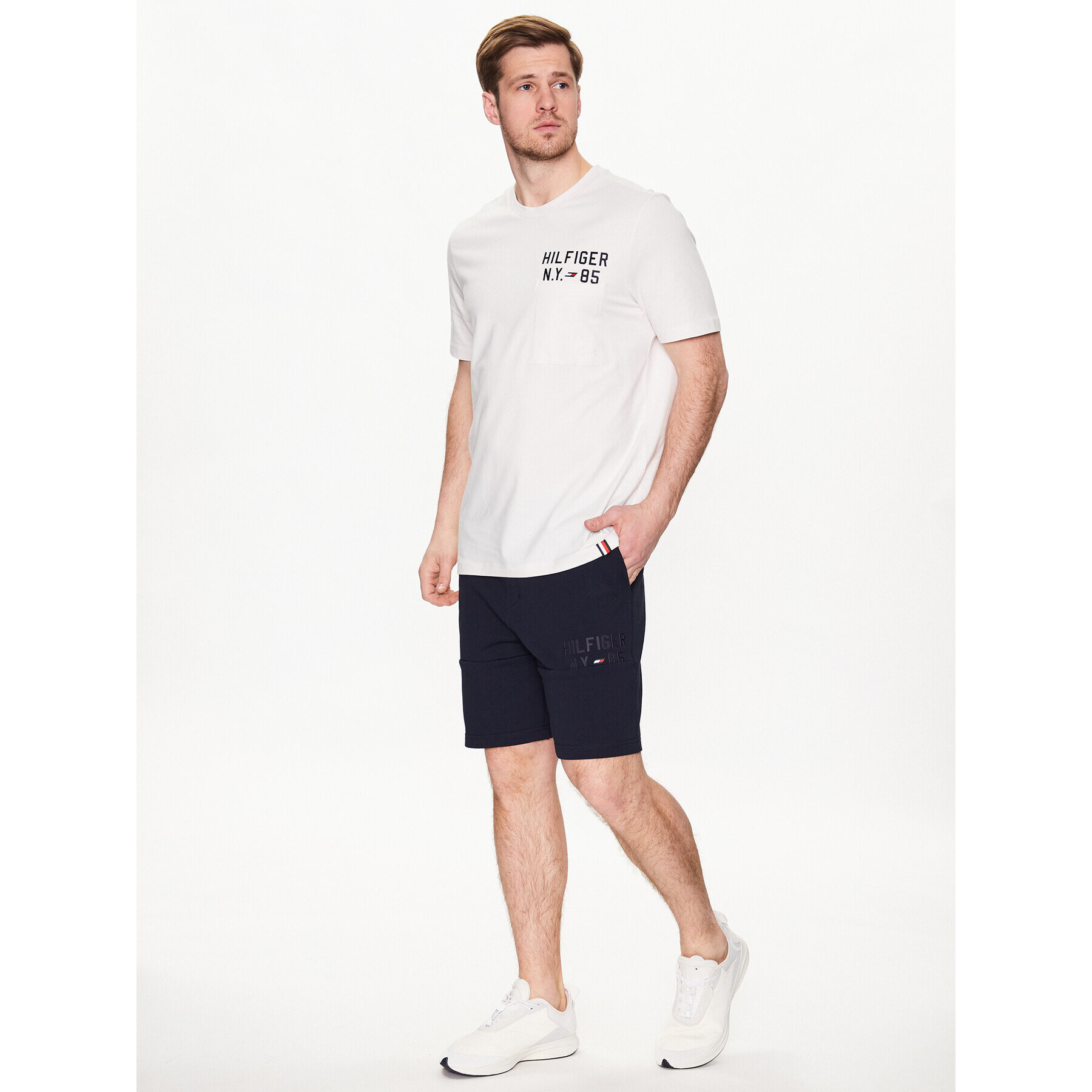 Tommy Hilfiger Športové kraťasy Graphic MW0MW30413 Tmavomodrá Regular Fit - Pepit.sk