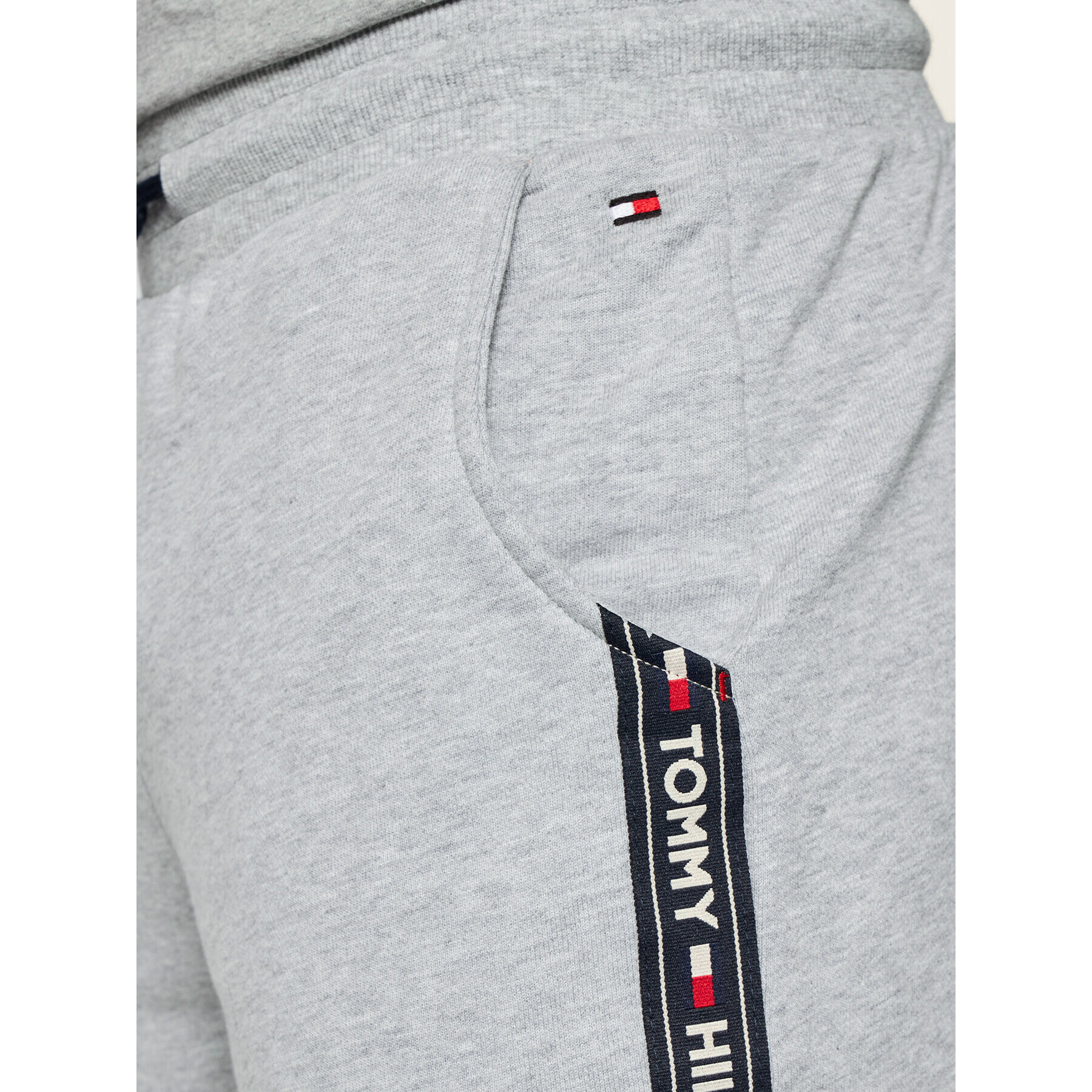 Tommy Hilfiger Športové kraťasy Short Hwk UM0UM00707 Sivá Regular Fit - Pepit.sk