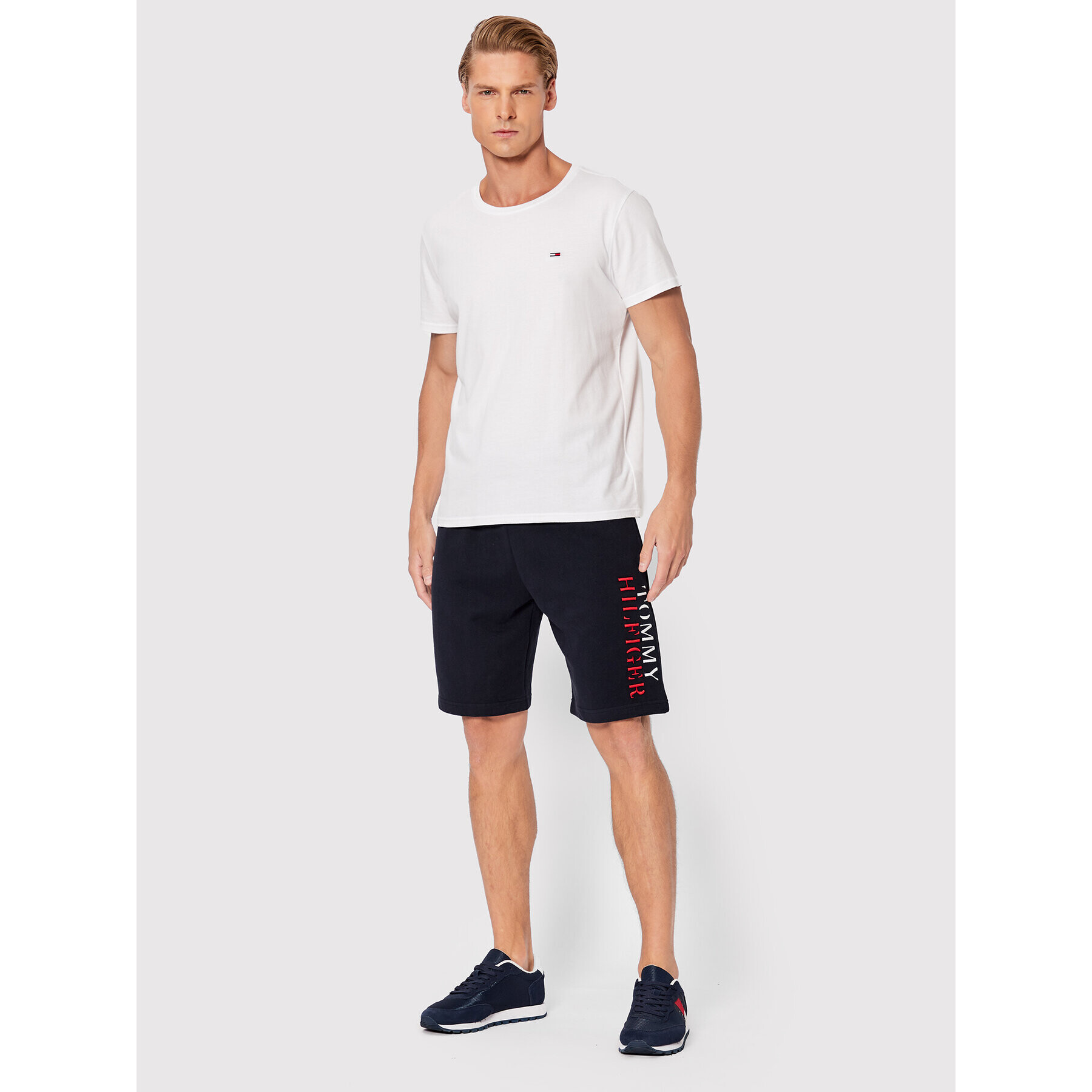 Tommy Hilfiger Športové kraťasy UM0UM02568 Tmavomodrá Regular Fit - Pepit.sk