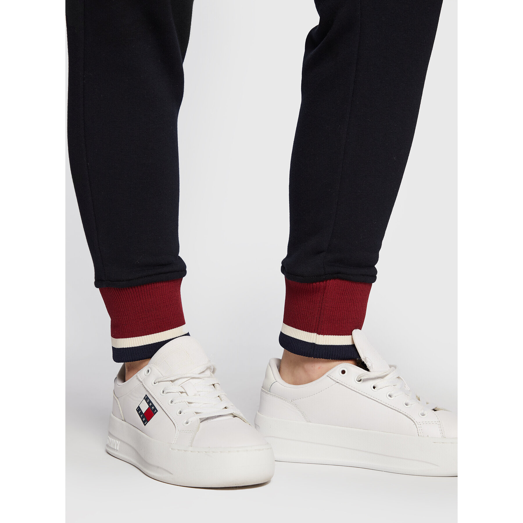 Tommy Hilfiger Teplákové nohavice Global Stripe S10S101511 Tmavomodrá Relaxed Fit - Pepit.sk