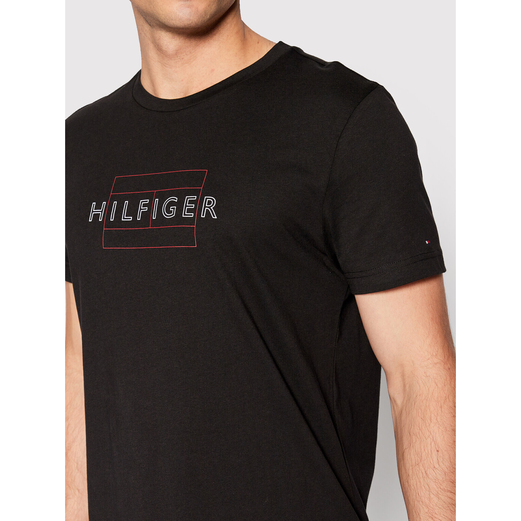 Tommy Hilfiger Tričko Linear Flag MW0MW25671 Čierna Slim Fit - Pepit.sk