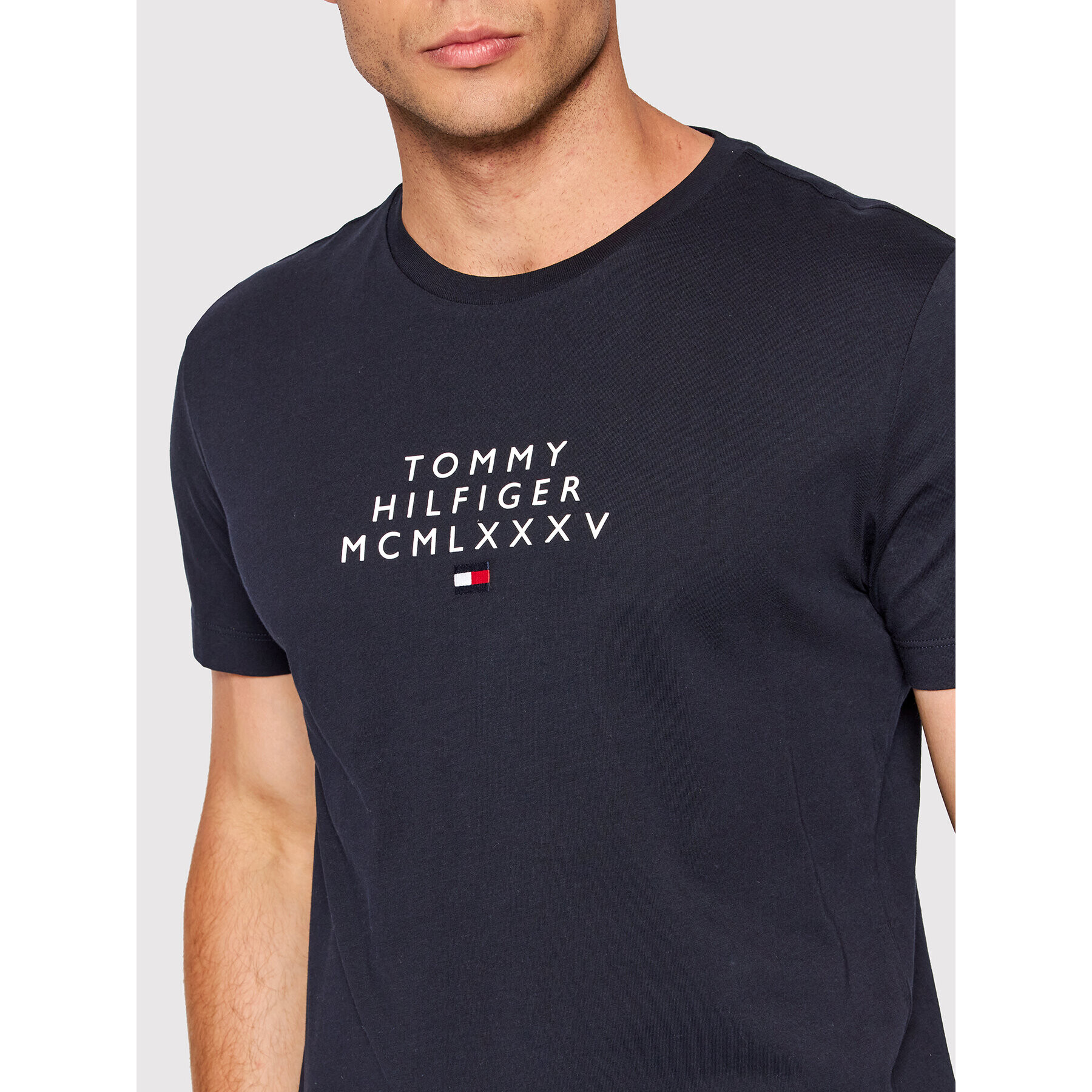 Tommy Hilfiger Tričko Small Centre Graphic MW0MW24964 Tmavomodrá Regular Fit - Pepit.sk